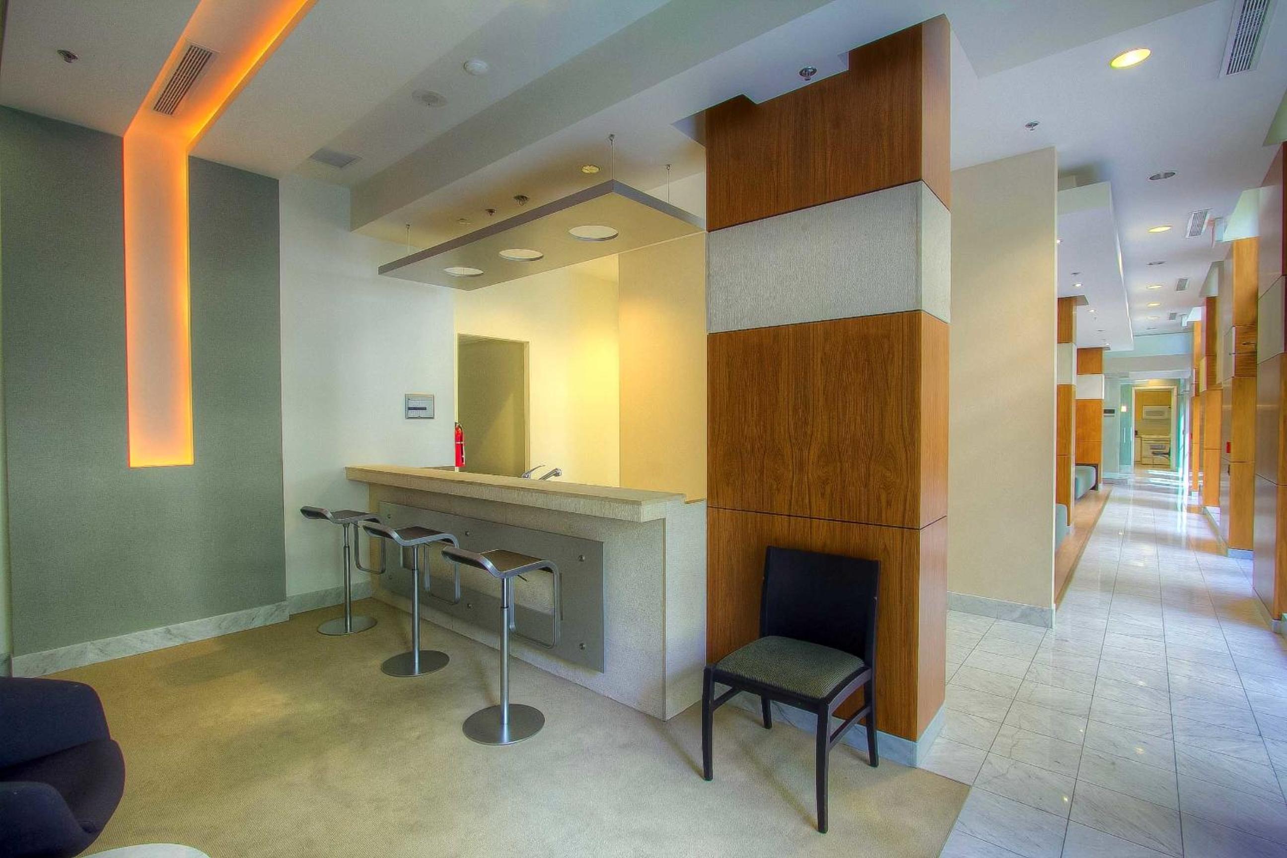 Lobby & Reception