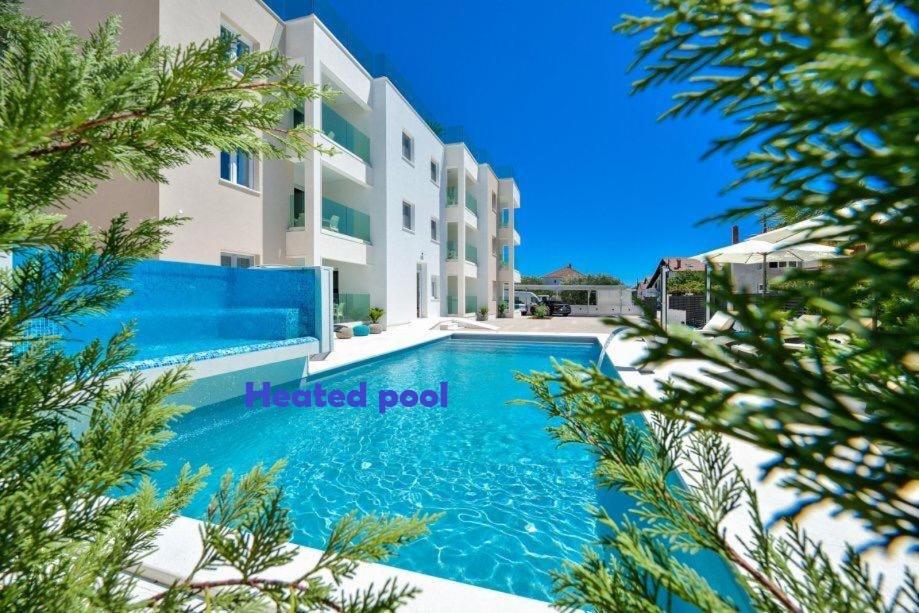 Luxury Apartment Arta-2 with heated pool and jacuzzi view 2
