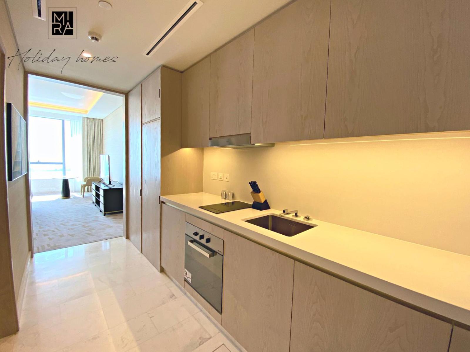 Mira Holiday Homes - Newly furnished Studio in Palm Jumeirah photo 3