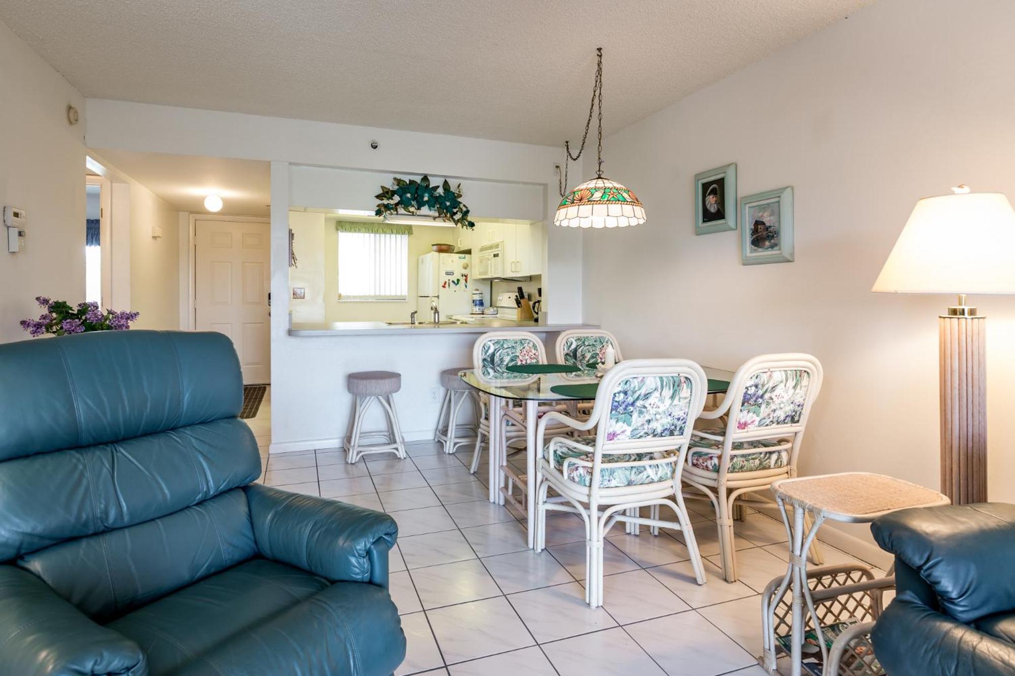Admiral's Bay 152, 2 Bedrooms, Heated Pool, BBQ, Tennis, Elevator, Sleeps 4 view 5