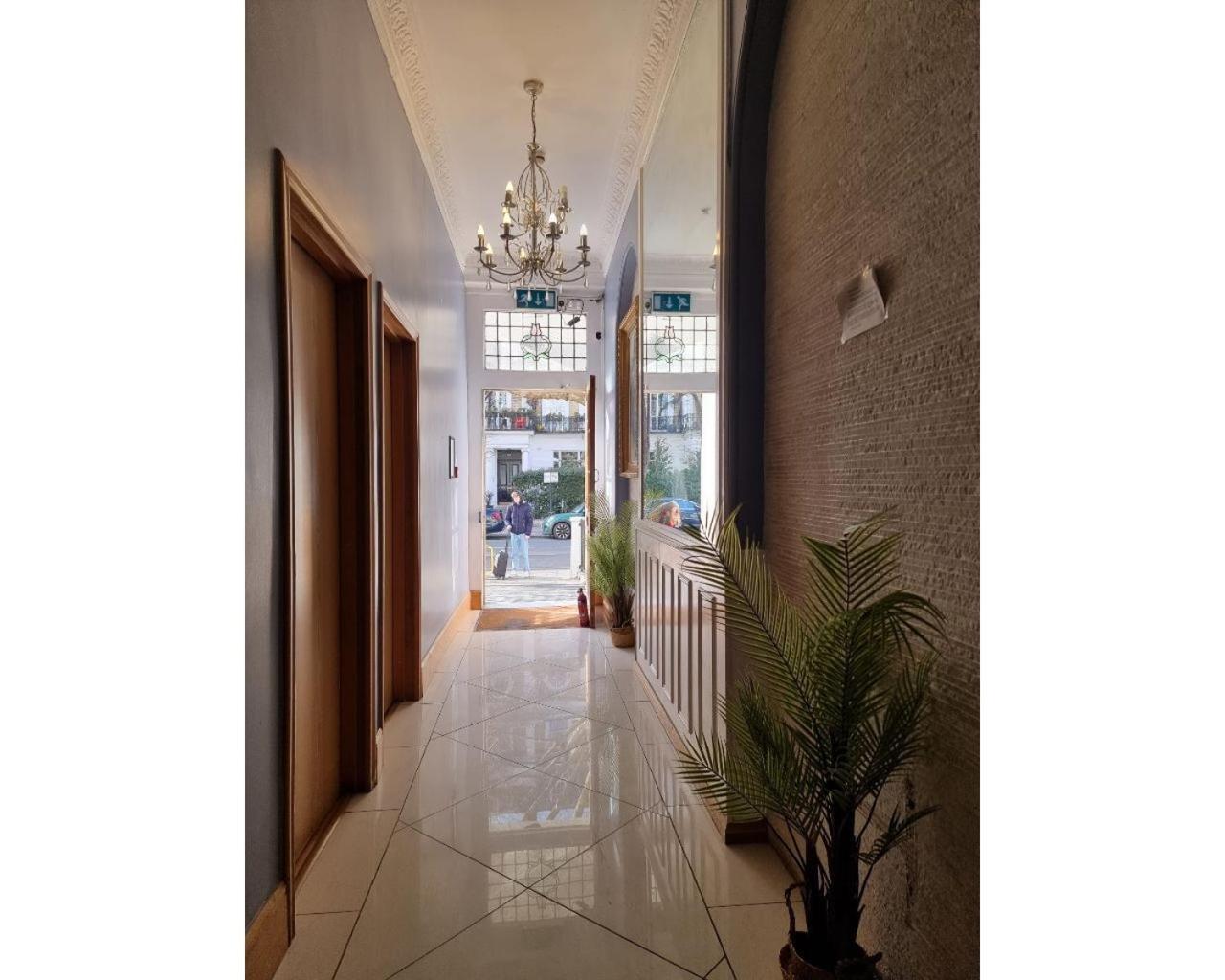80 Inverness Terrace