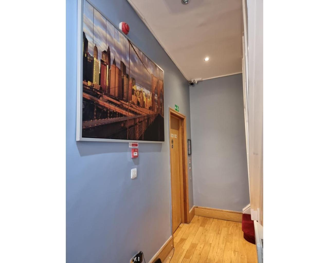 80 Inverness Terrace