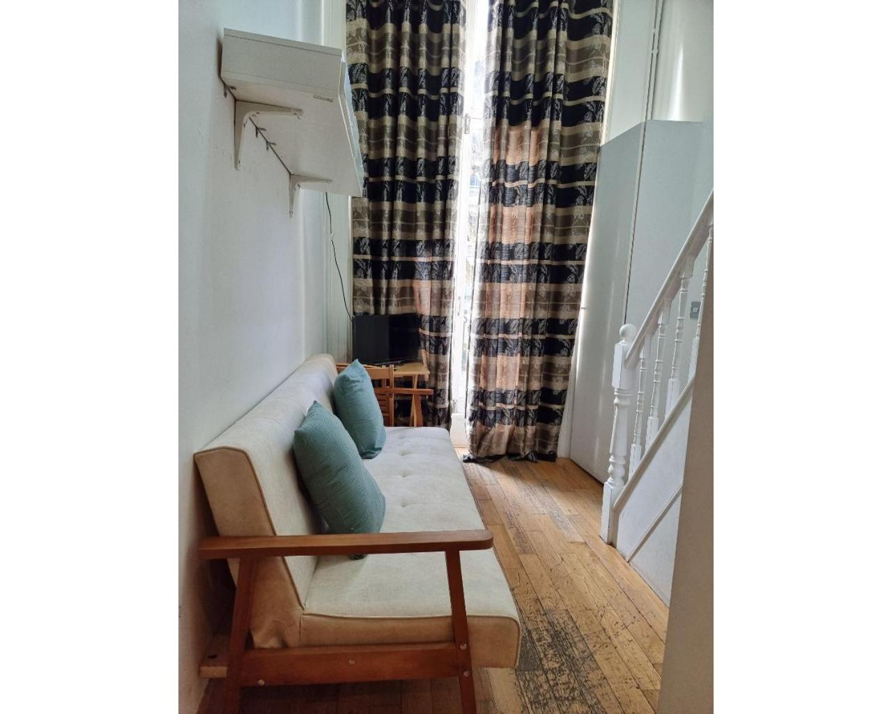 80 Inverness Terrace