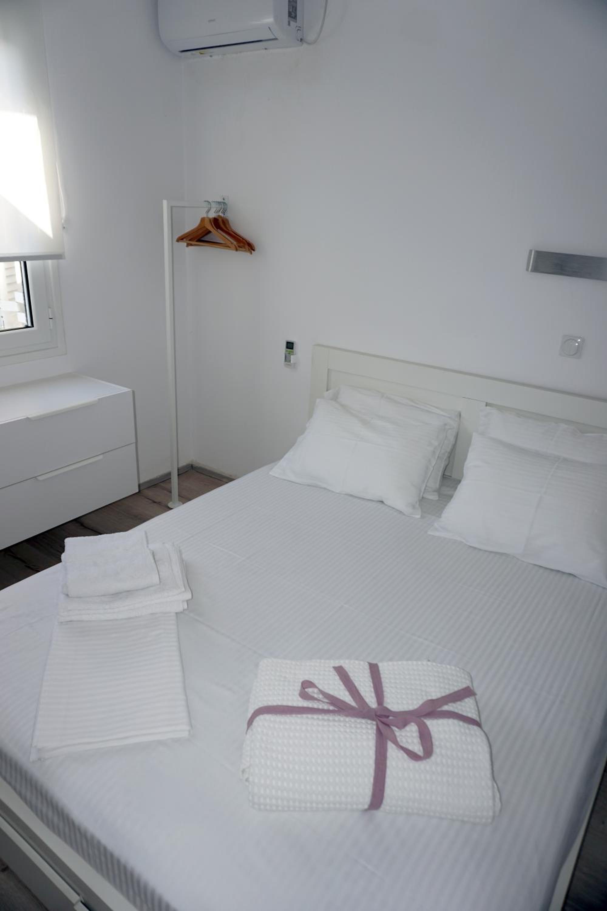 Modern Apartment 10mins from the Beach