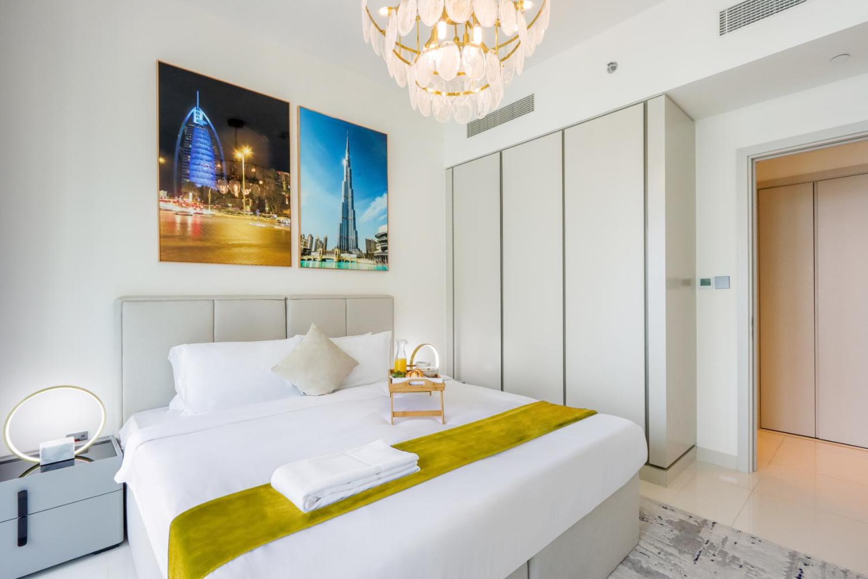 Livbnb Suites - 3 Bedroom with Private Beach Marina Skyline View