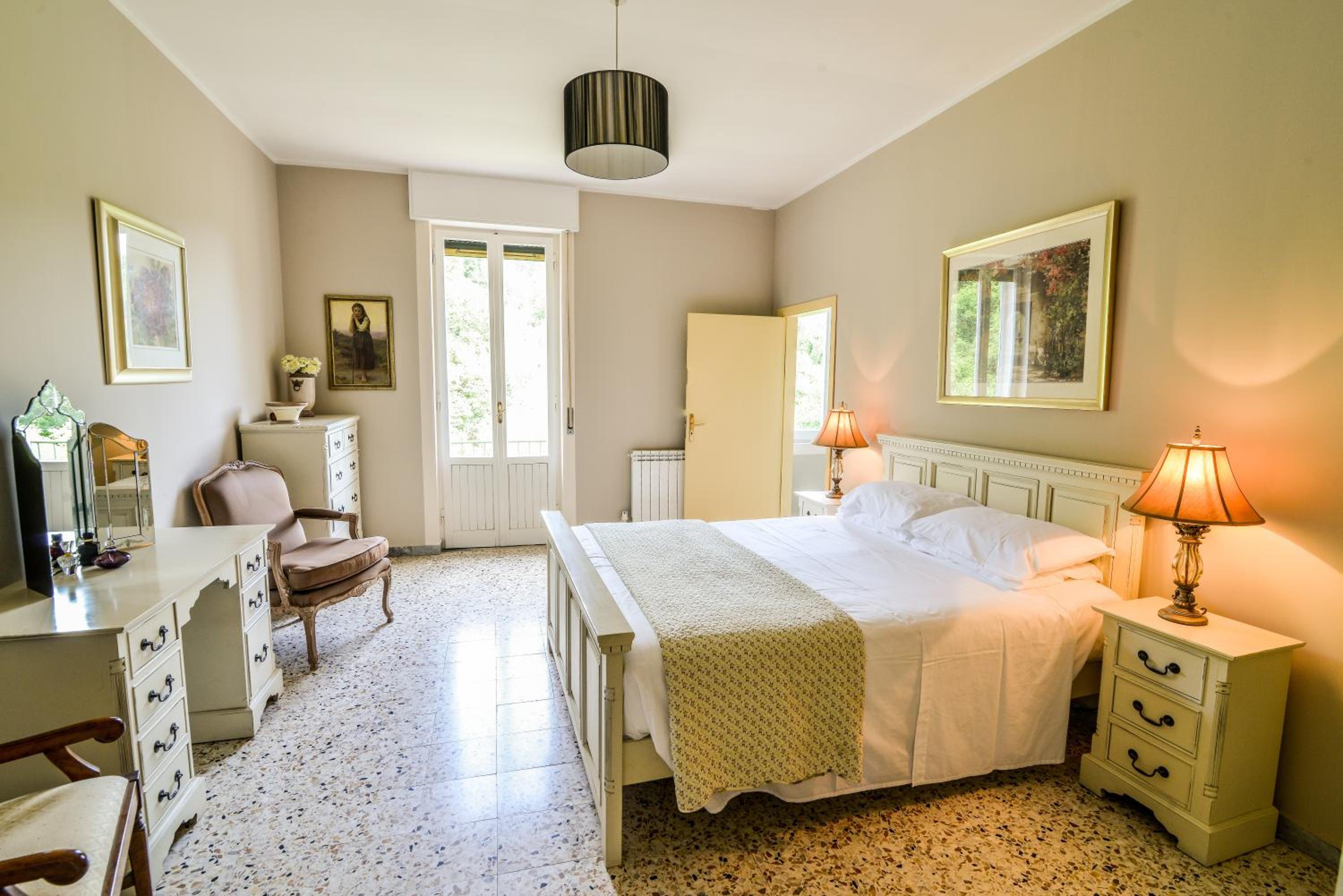 Villa Ariola