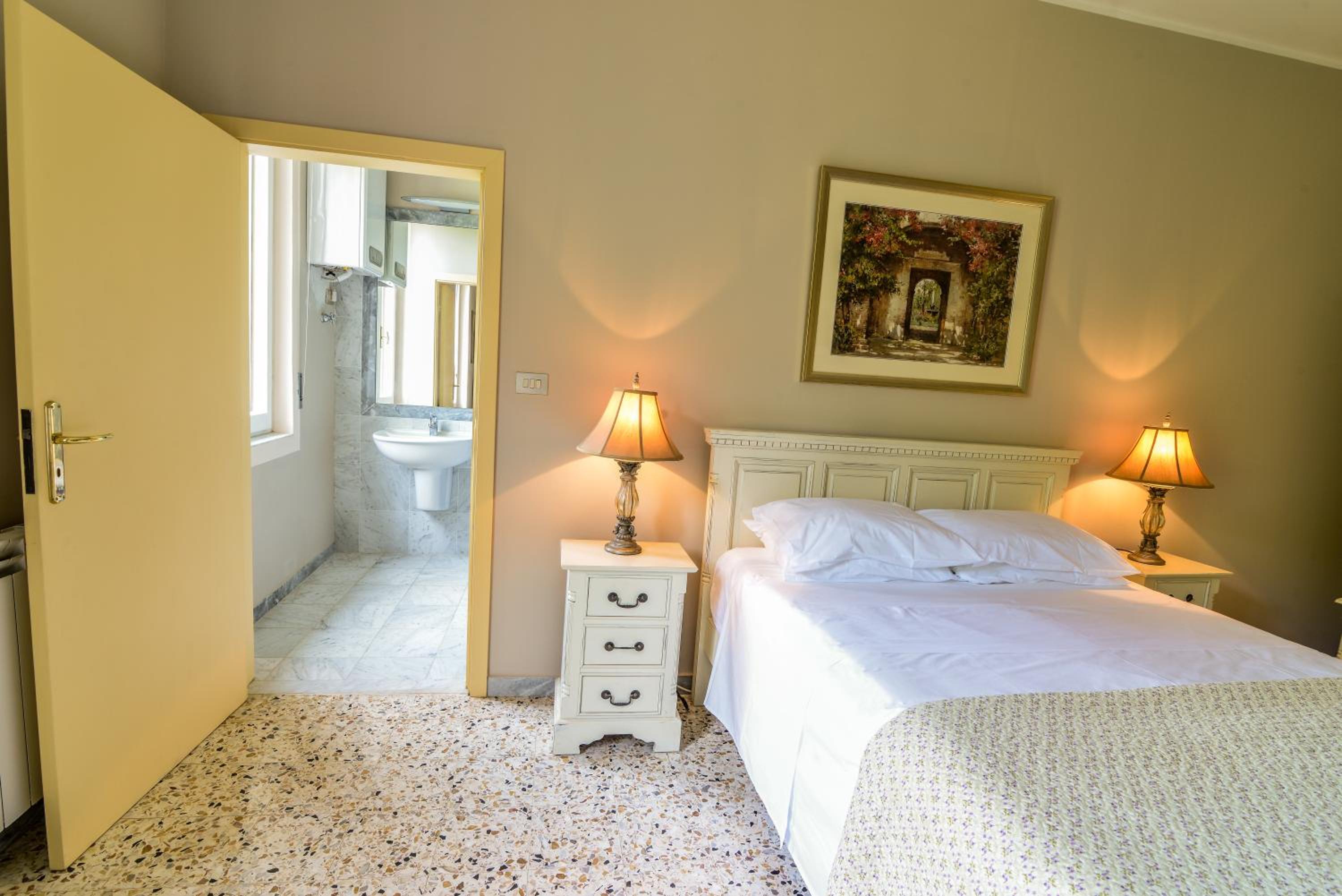 Villa Ariola