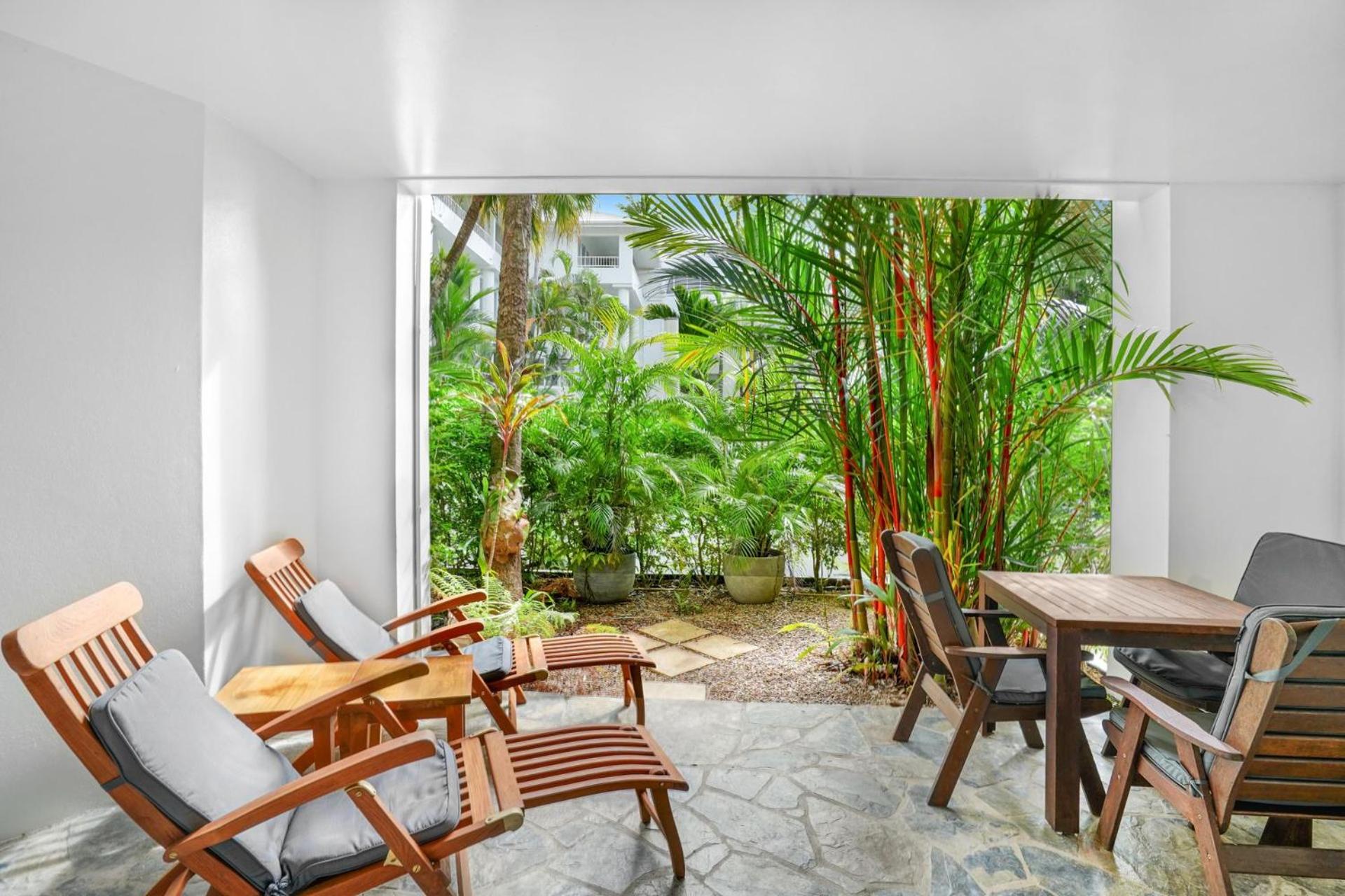 Belle Escapes Luxury Ground floor Suite 52 Alamanda Resort Palm Cove