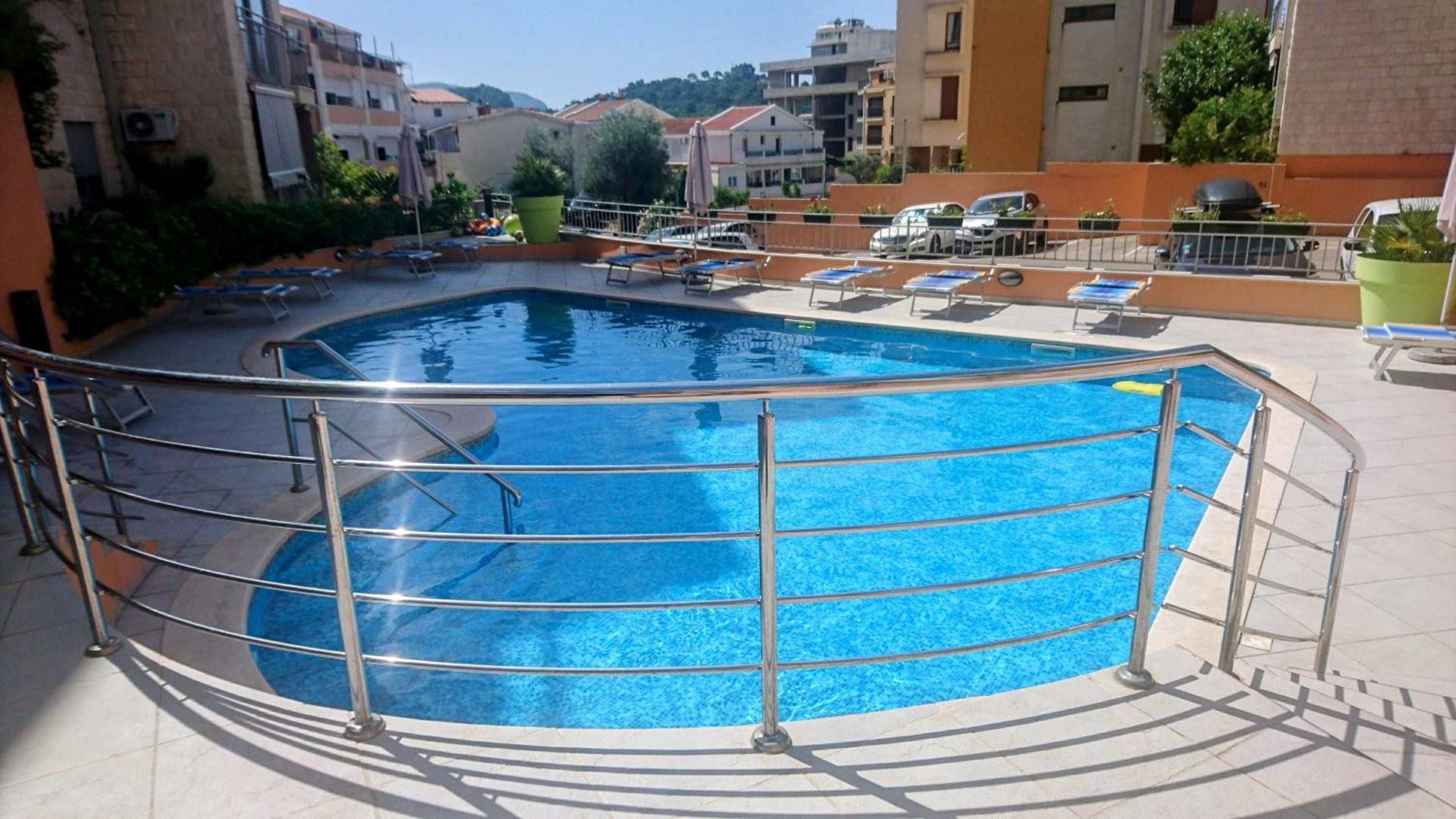Petrovac Bay Monte view 4