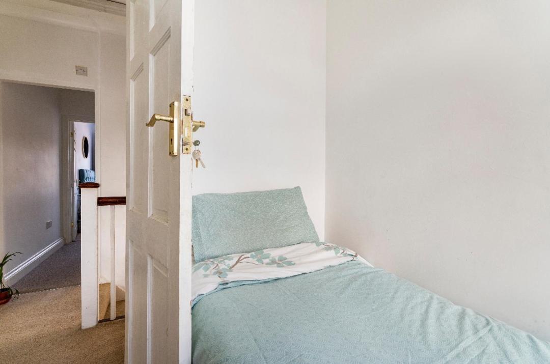 Lovely house (Ealing, London)