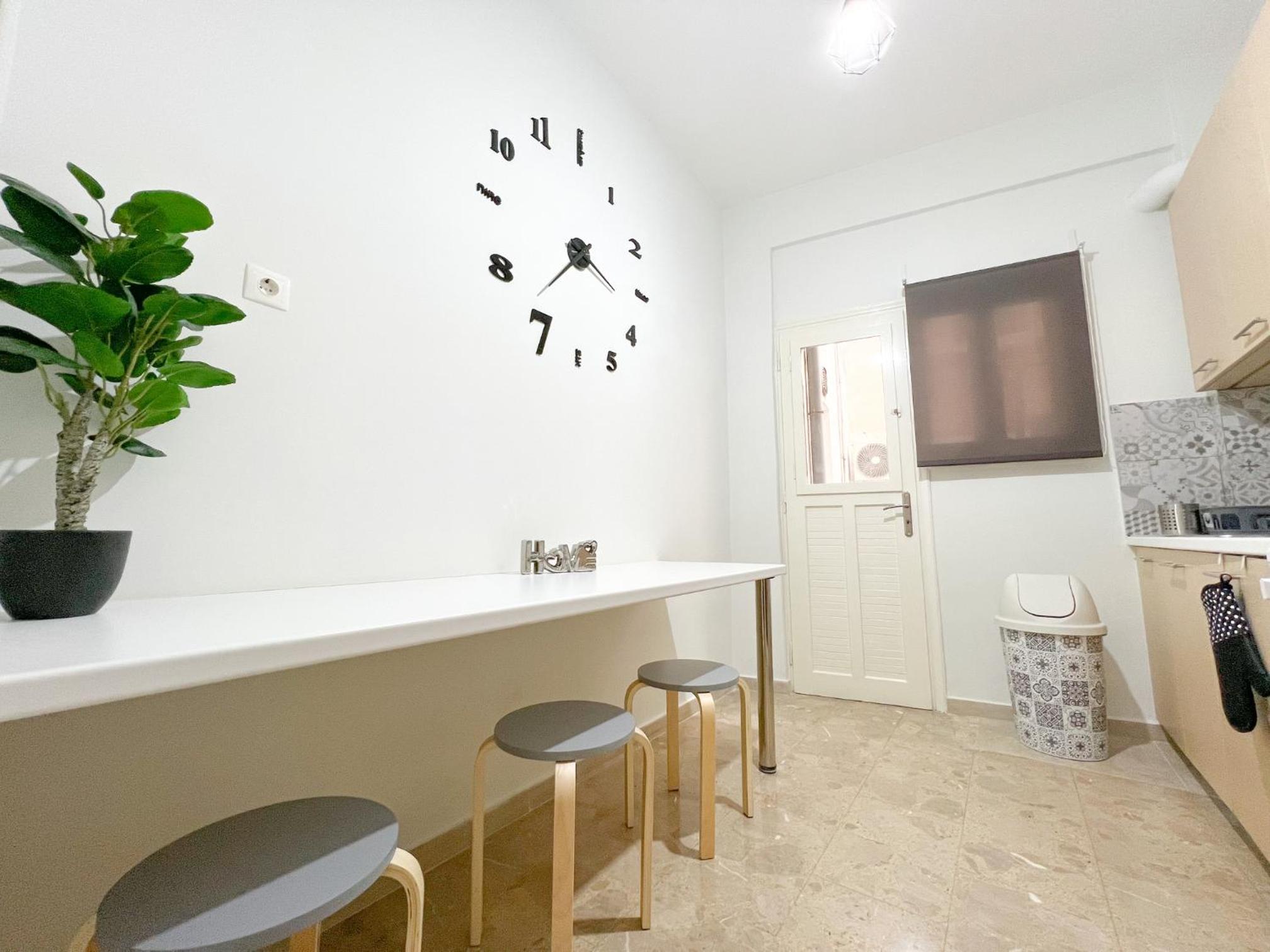 Superb 3 bdrm Apt in Koukaki!
