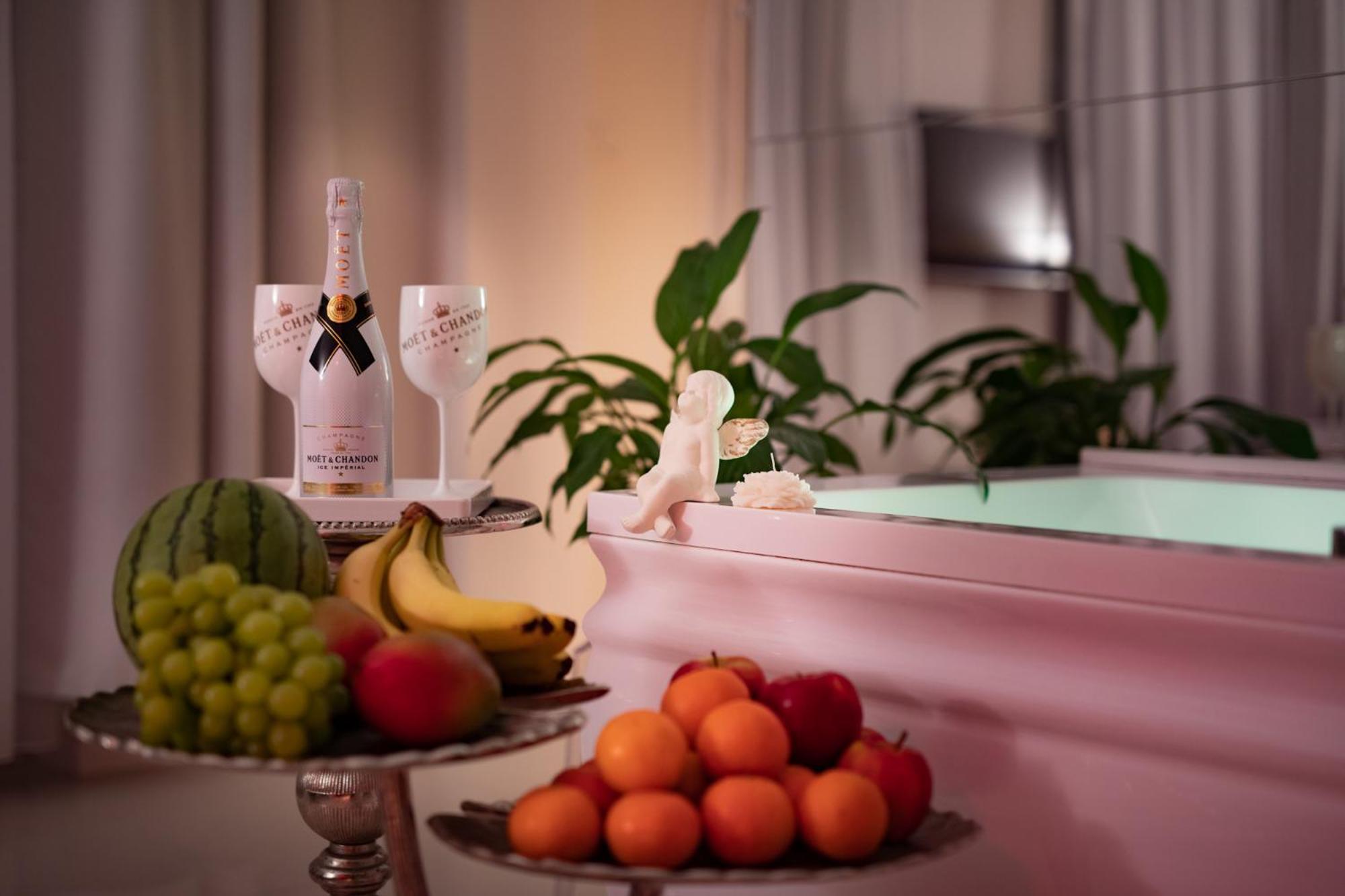 Apartament Sensual SAUNA&JACUZZI Poznań Stare Miasto view 3