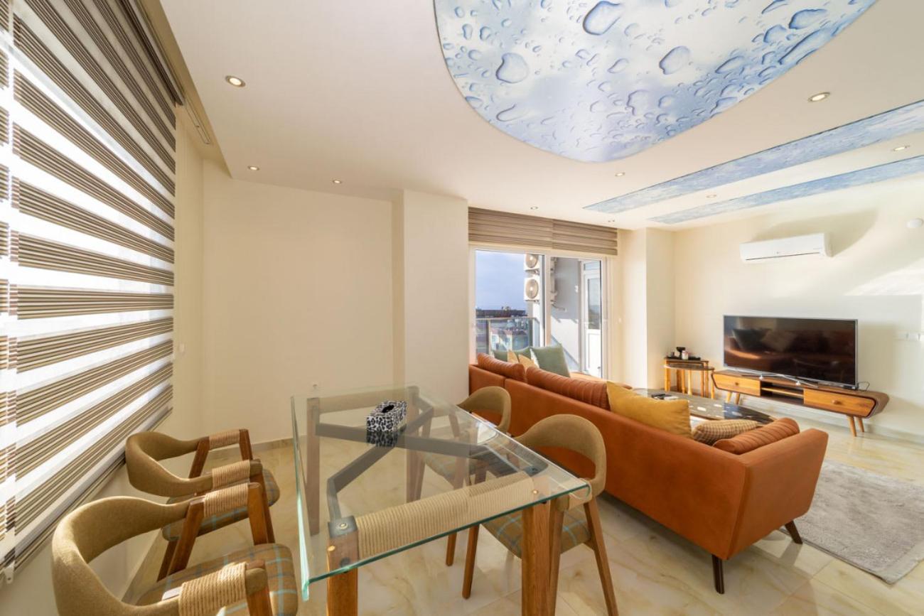 Spacious Apartment with Sea View in Alanya