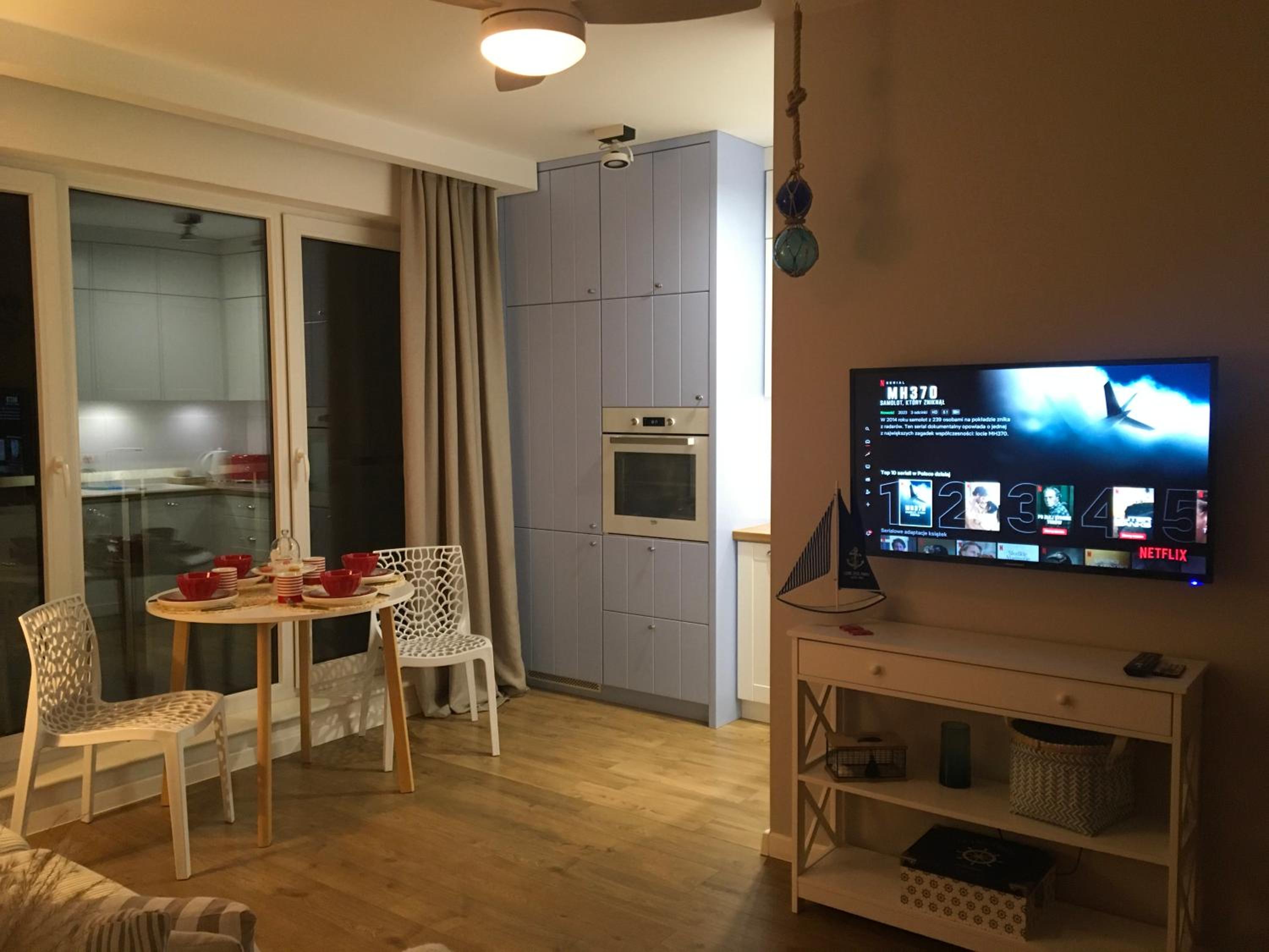Apartament Marine Holiday Elbląg - winda -PARKING W HALI GARAŻOWEJ - GRATIS ! Business stays