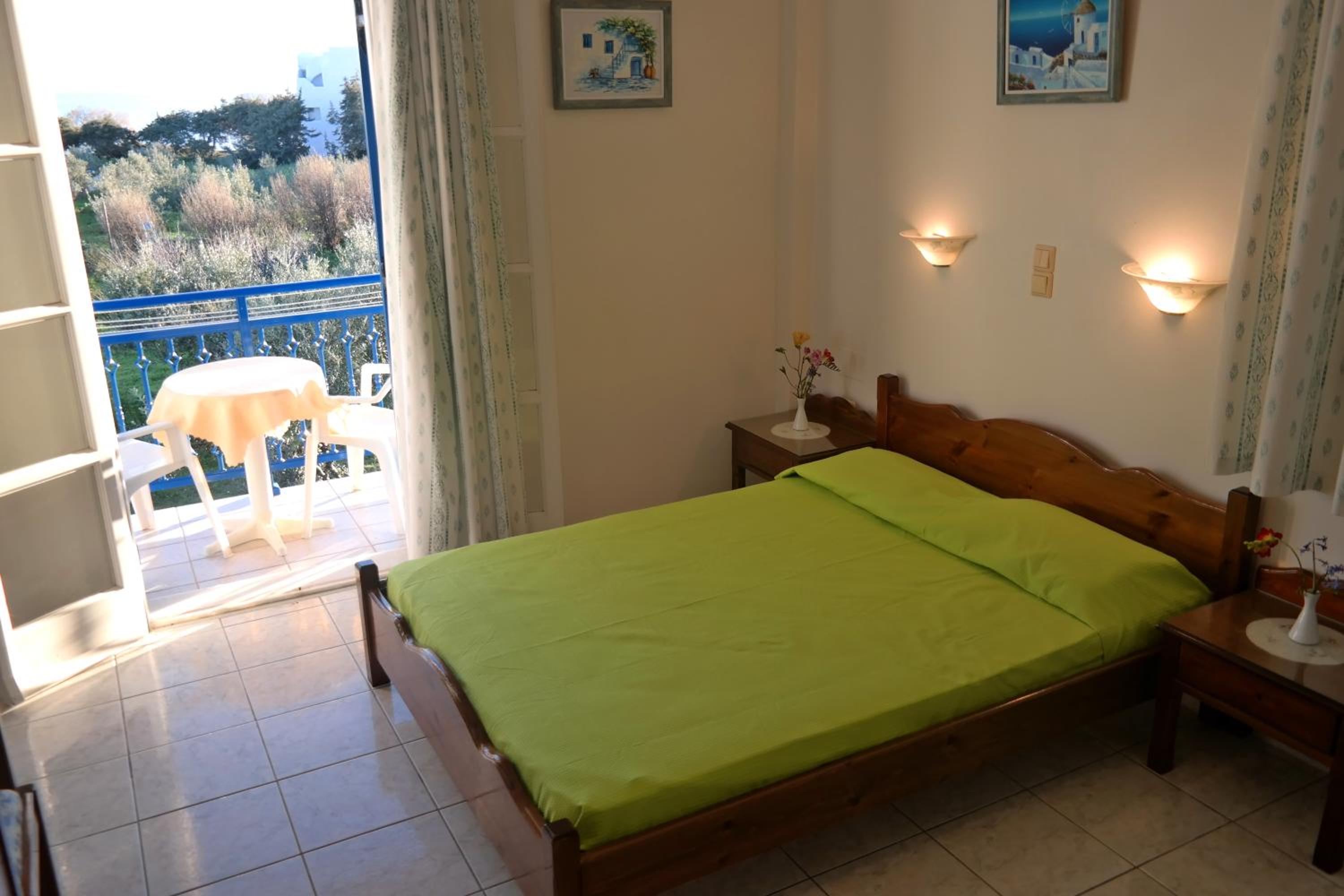 Mina's Studios in Naxos Island