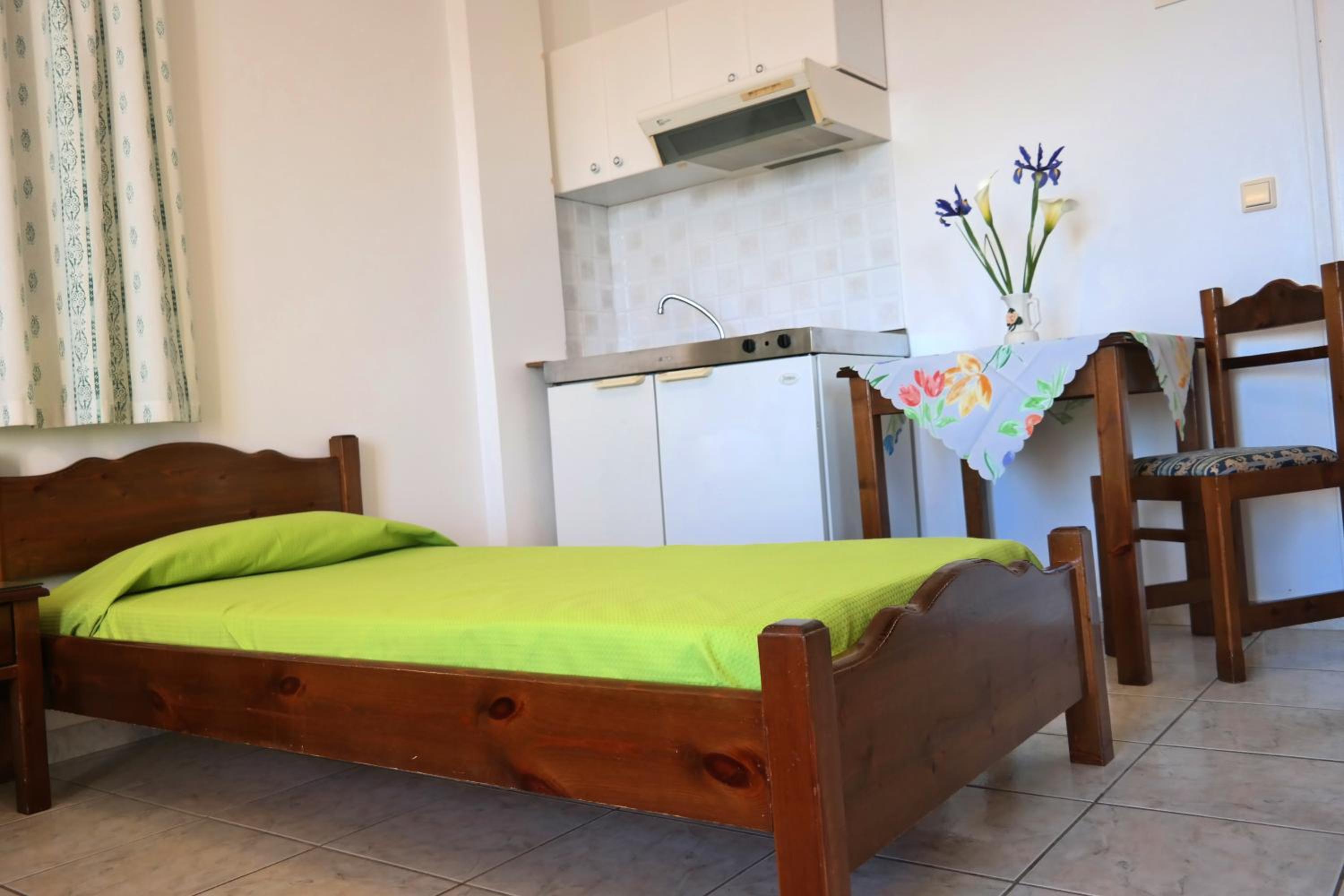 Mina's Studios in Naxos Island