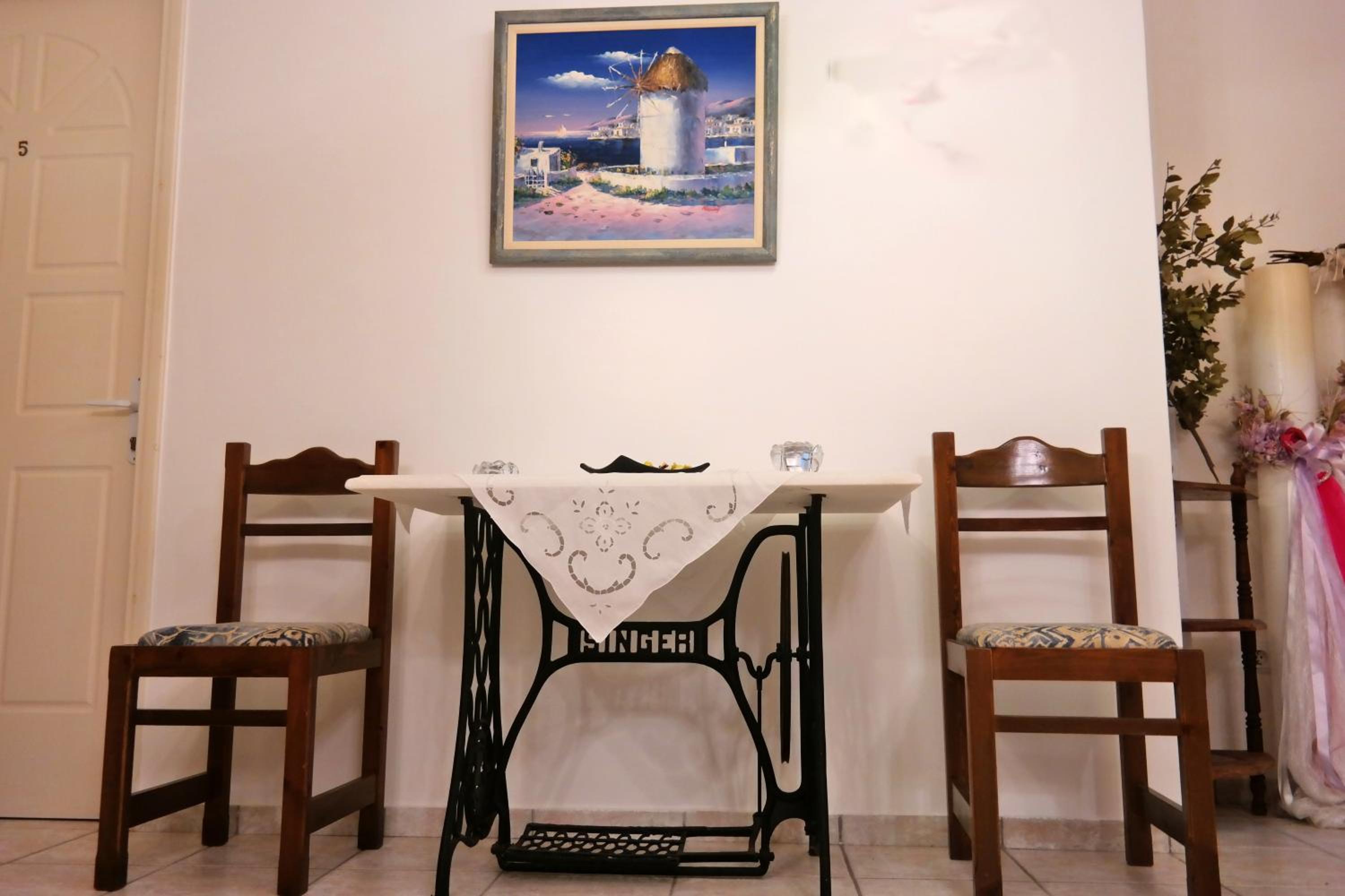 Mina's Studios in Naxos Island