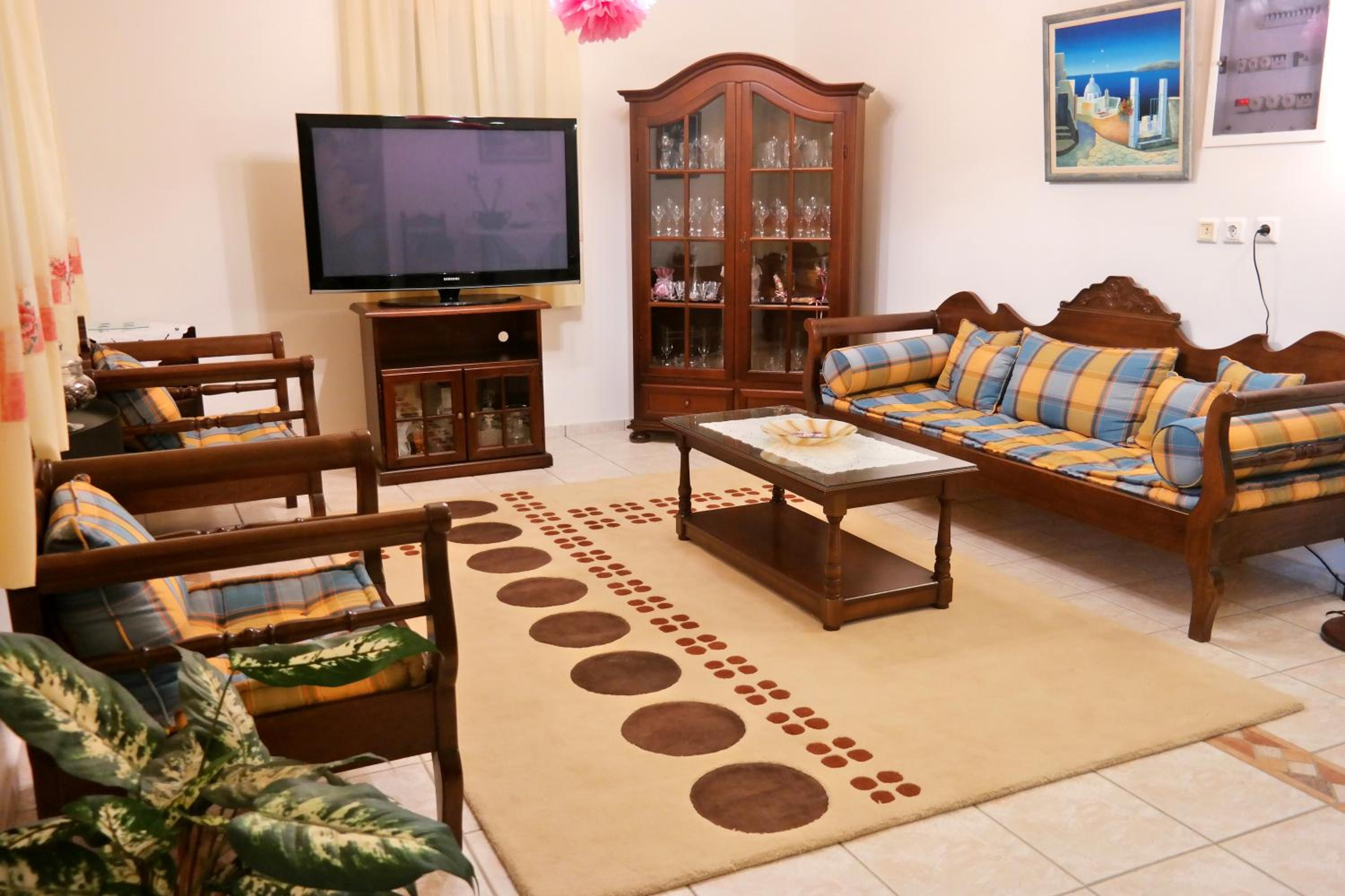 Mina's Studios in Naxos Island