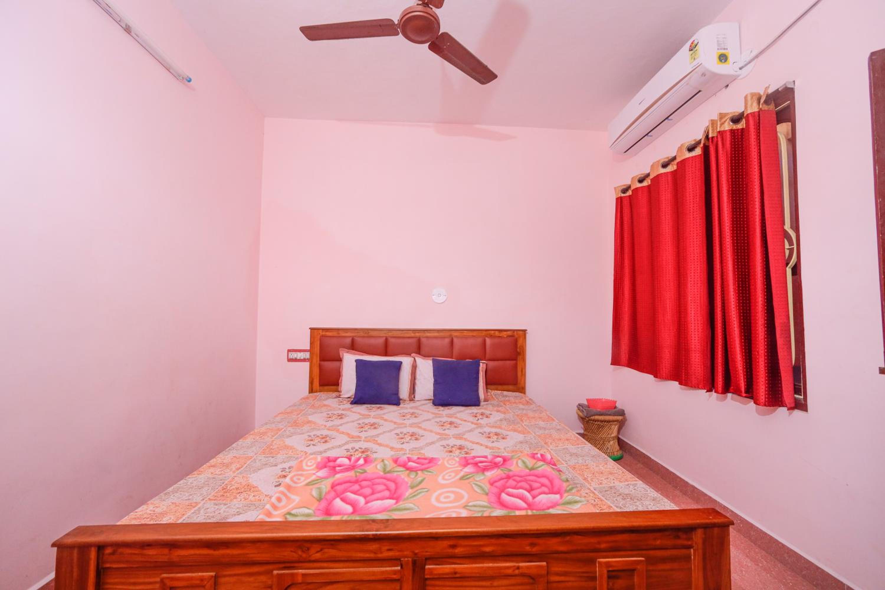 Happy Orange Villa (3 BHK) @ White Town view 5