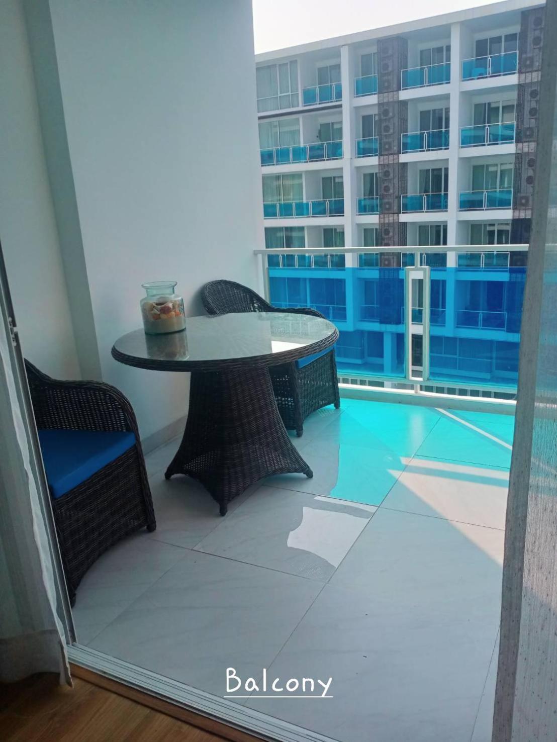 Light, airy, east facing 2 bed/2 bath pool views view 4