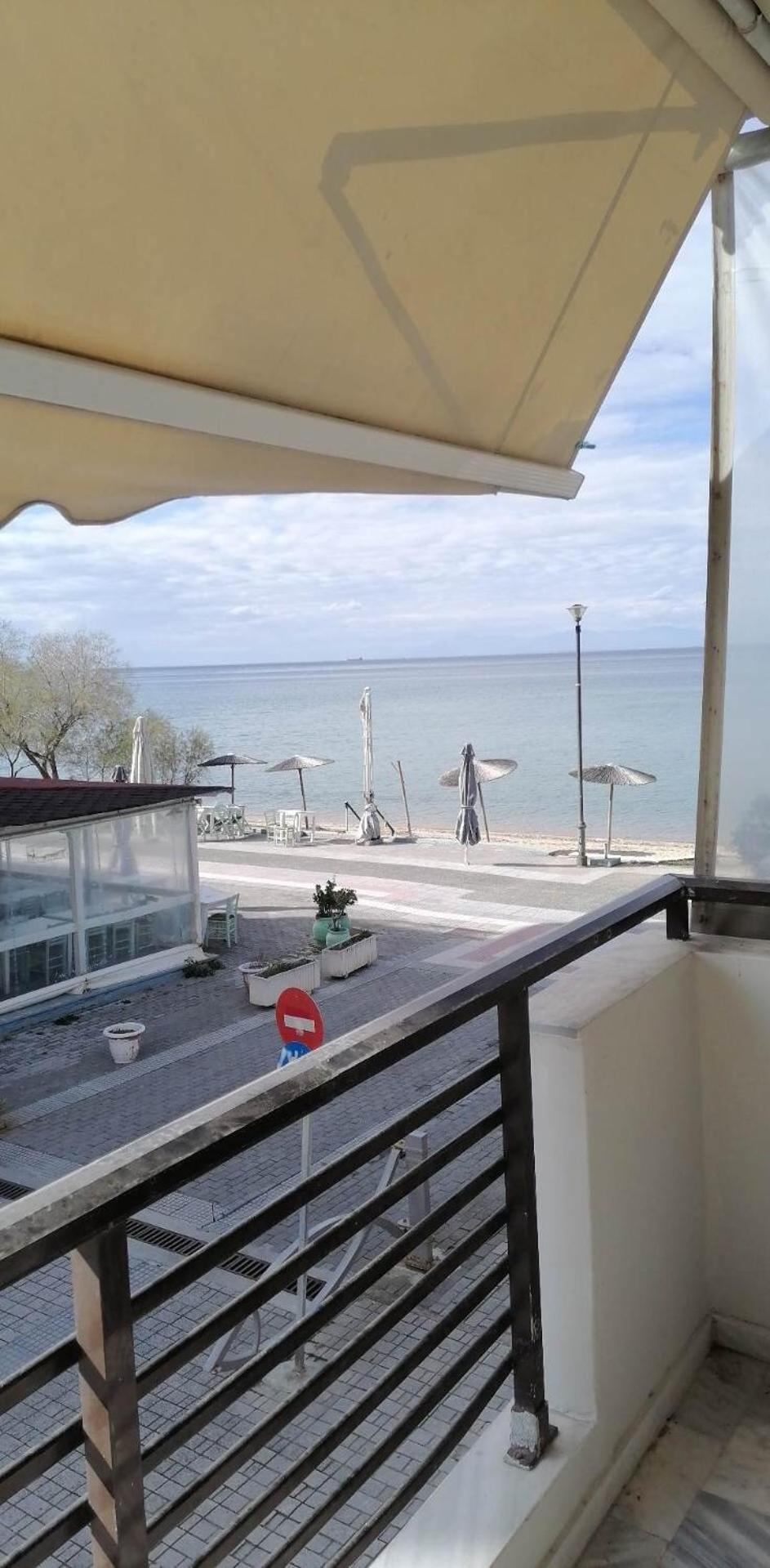Anna's Seaside Apartment