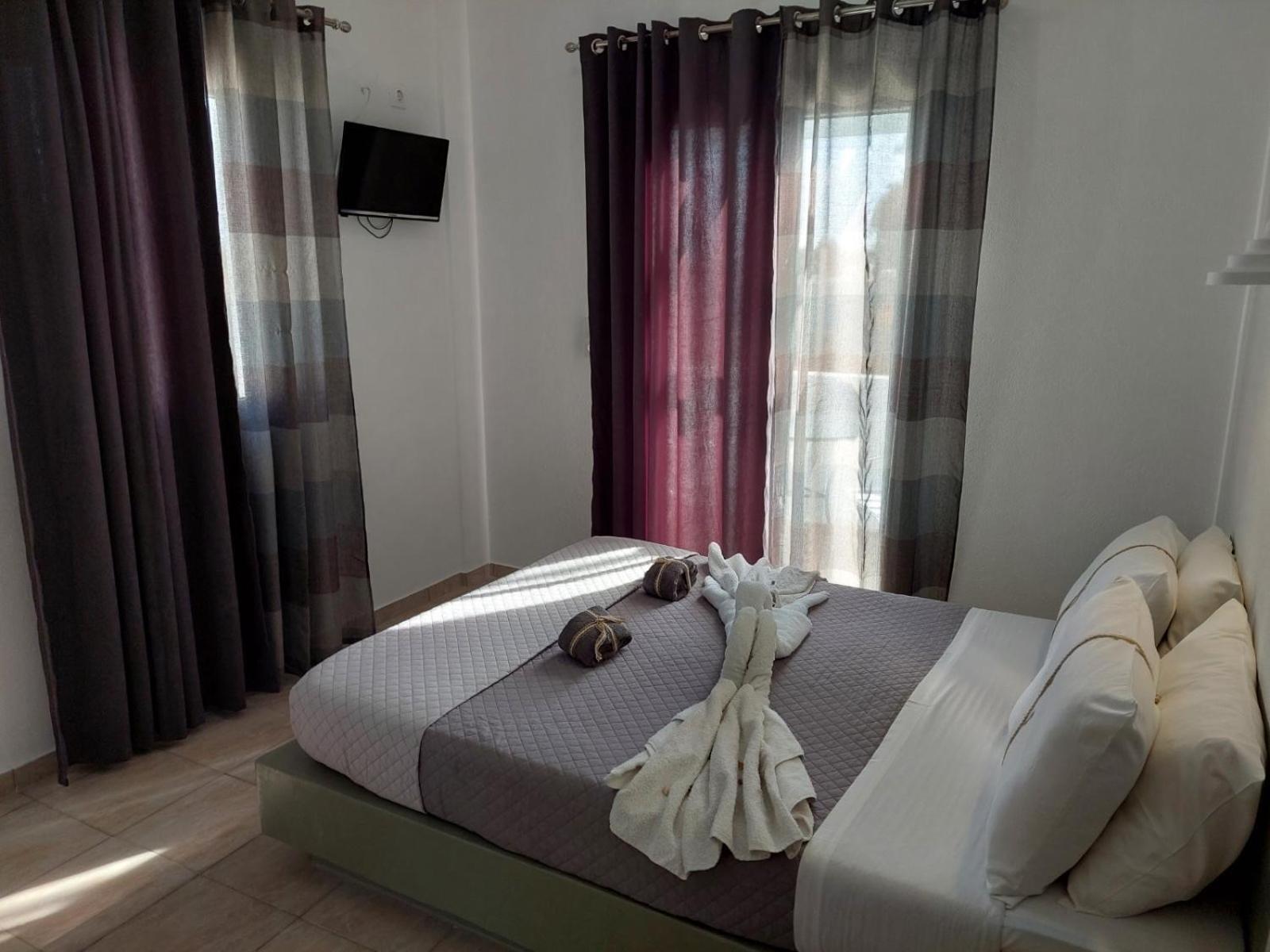 Marousi Rooms