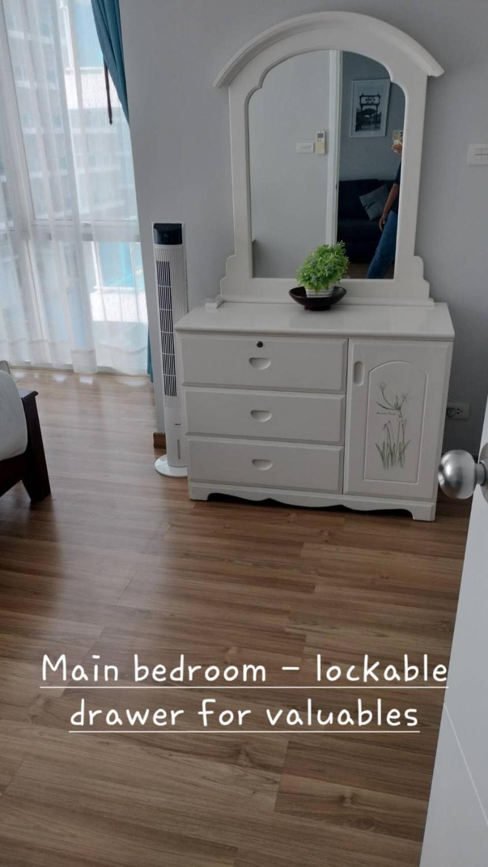 Light, airy, east facing 2 bed/2 bath pool views view 2