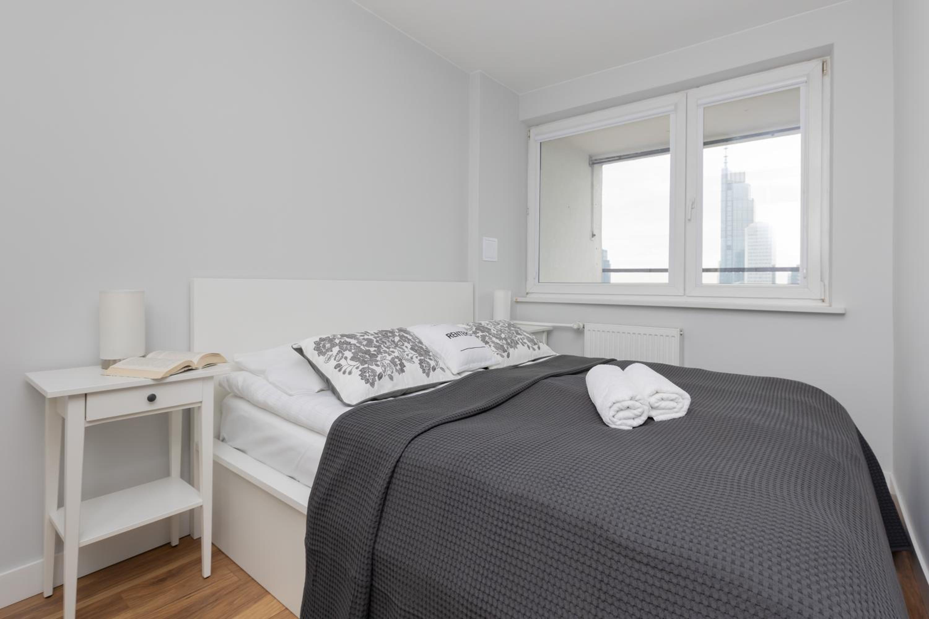 Apartments Golden Warsaw by Renters view 2