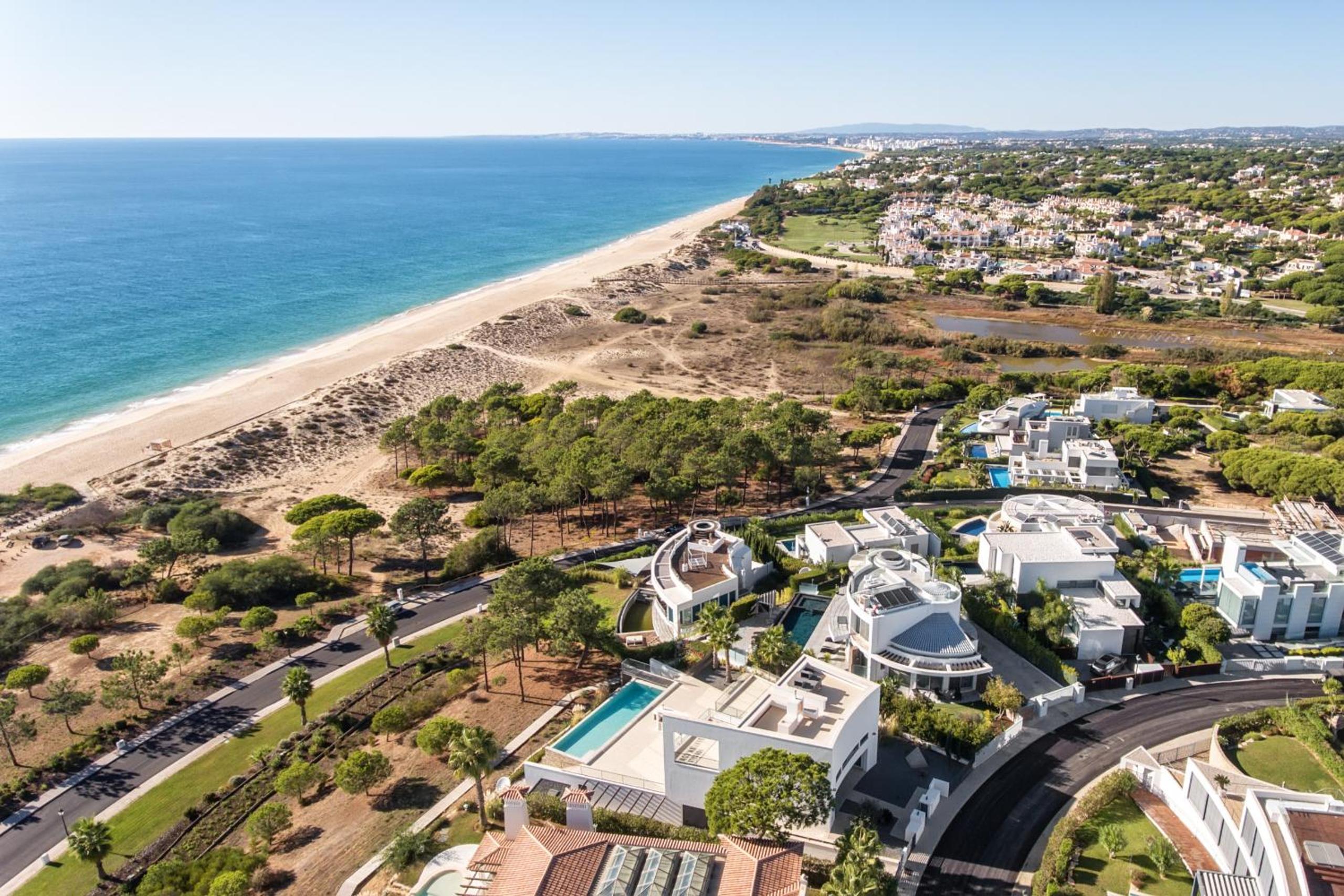 Villa Croesa - Vale de Lobo view 2