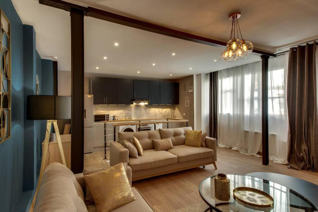 Beautiful Triplex in the Center of Paris