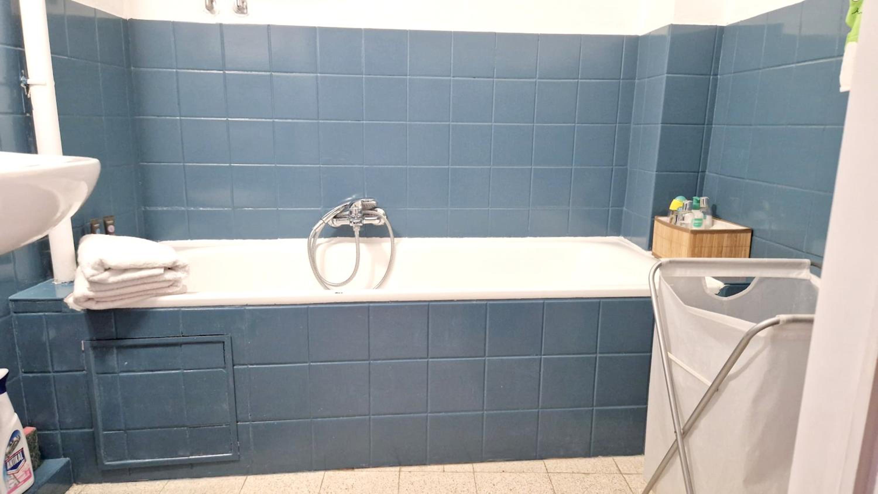 2 bedrooms appartement at Oostende 500 m away from the beach with balcony and wifi