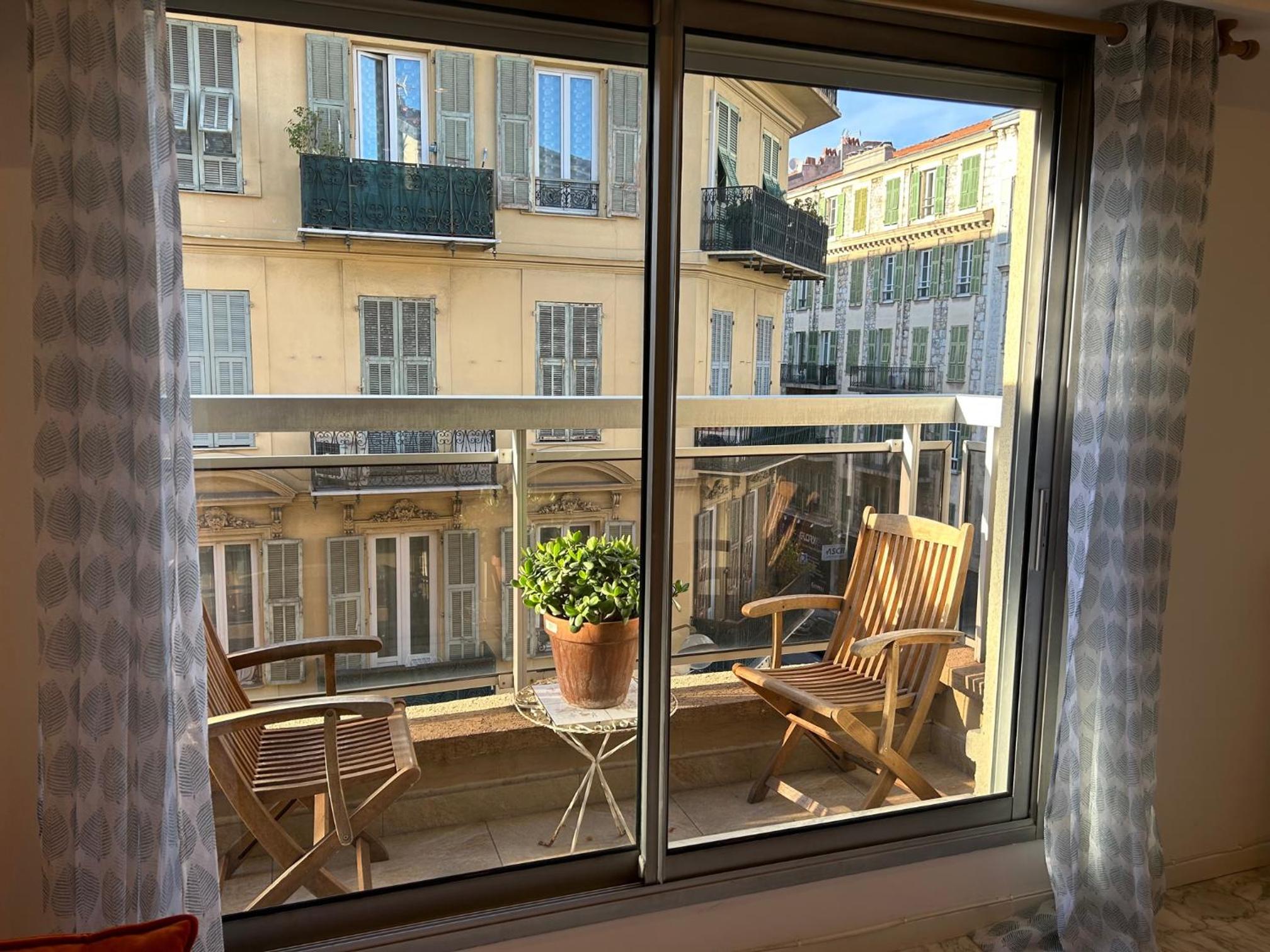 Nice la Belle, city centre 1 bed, 2 terrace, quiet photo 2
