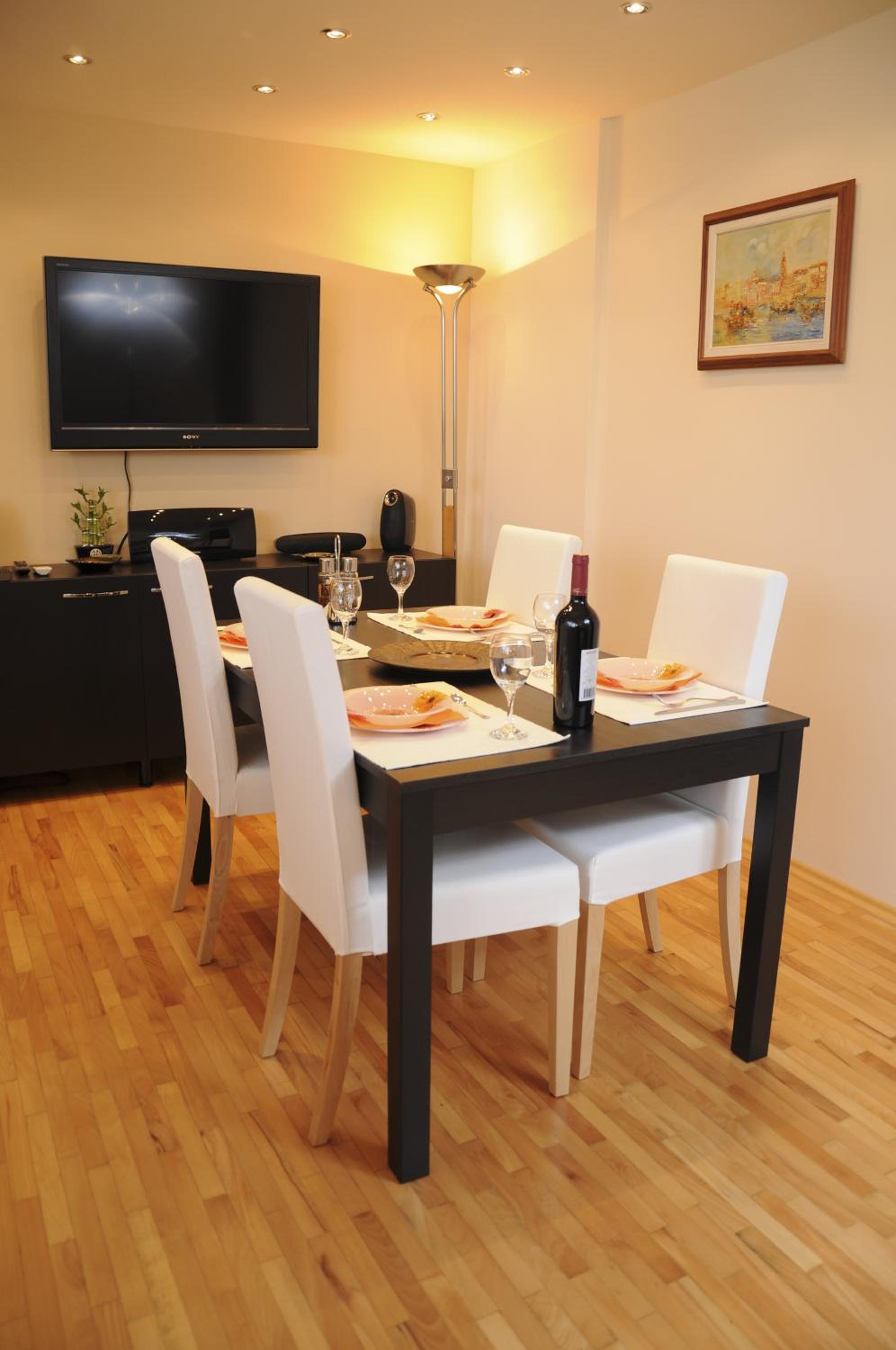 DERELLI Elegance Apartment view 5
