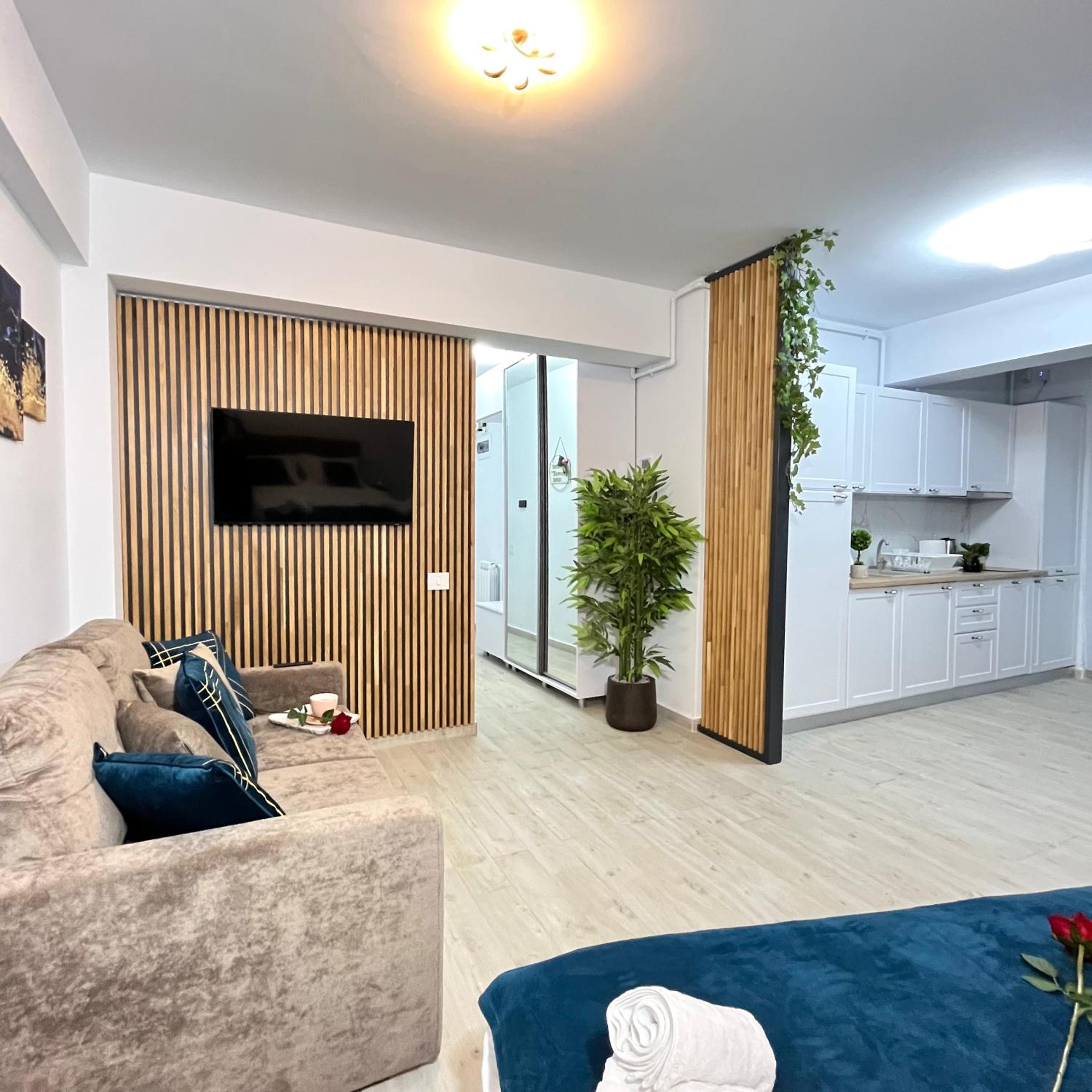 Embassy Studio Mamaia Nord - piscina pe acoperis & parcare gratis