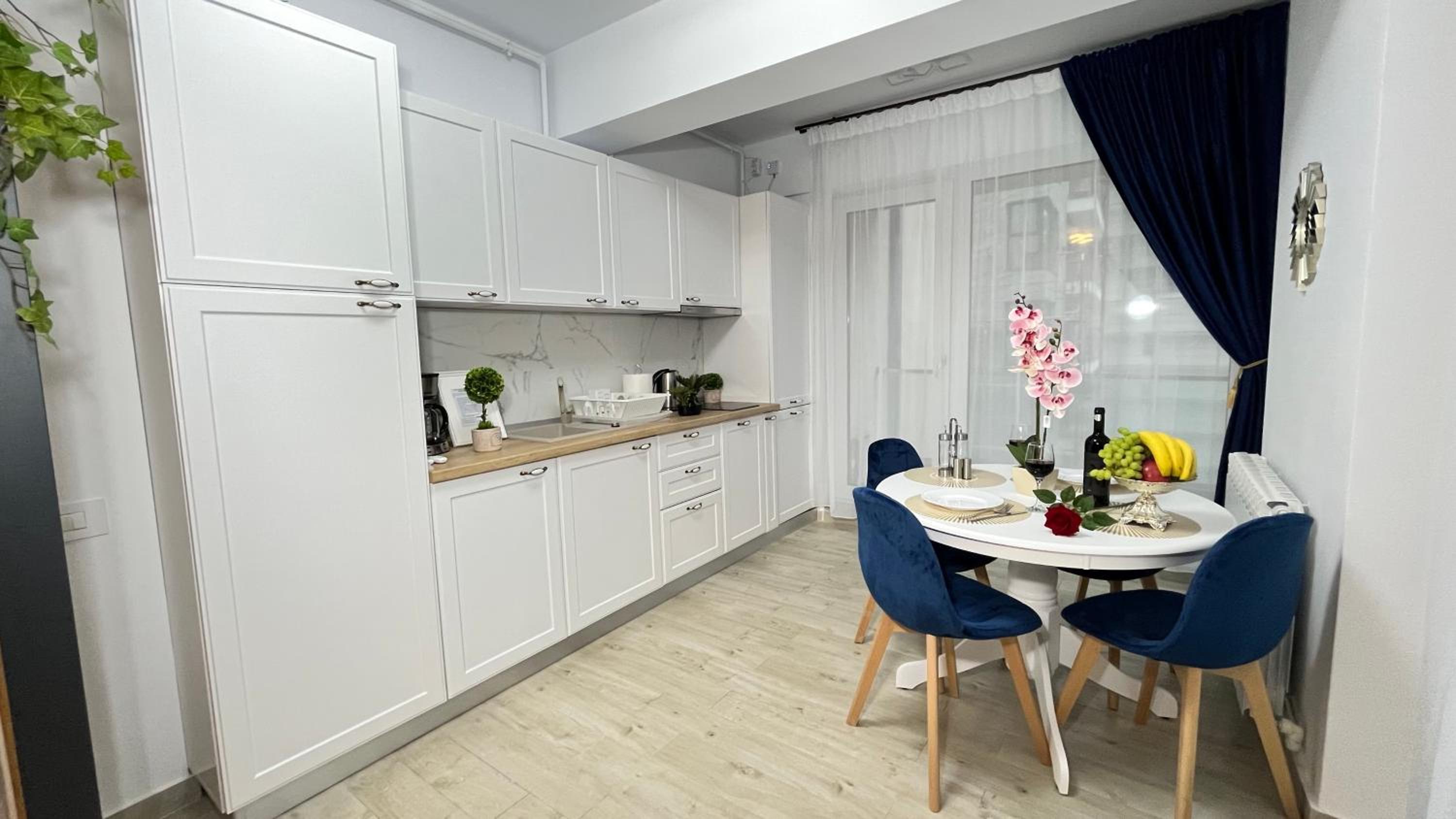 Embassy Studio Mamaia Nord - piscina pe acoperis & parcare gratis