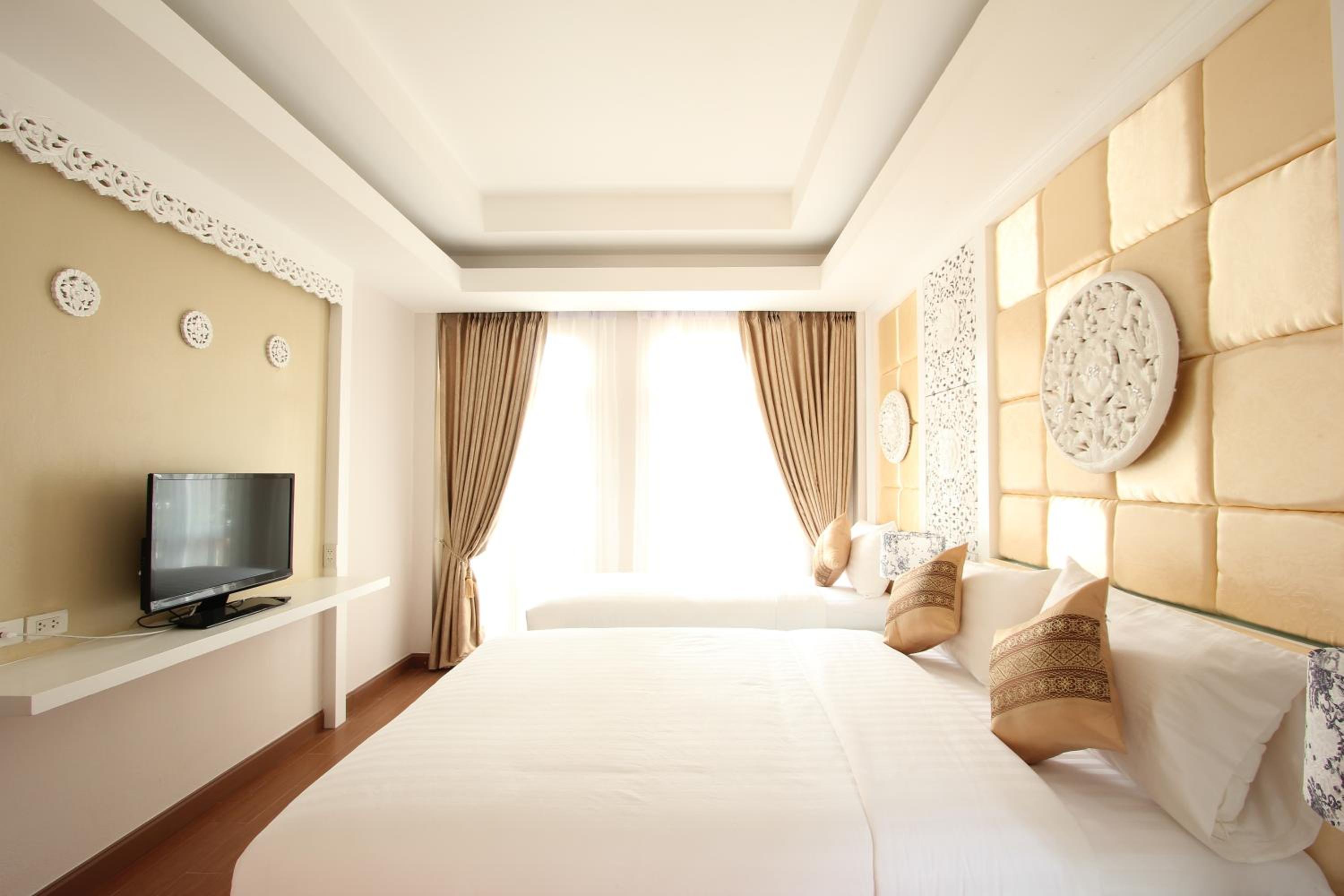 Ratchiangsaen Flora House
