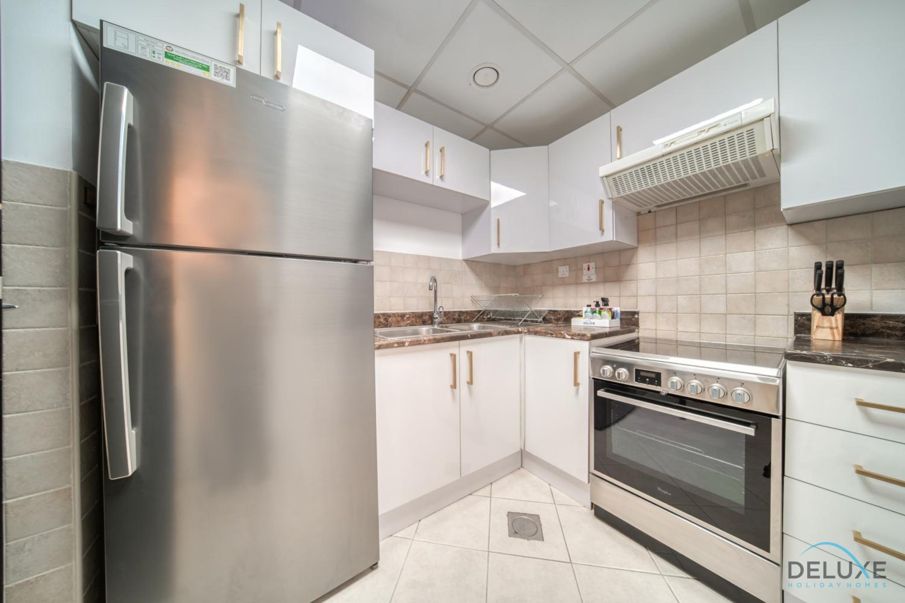 Classy 2BR at La Riviera Dubai Marina by Deluxe Holiday Homes