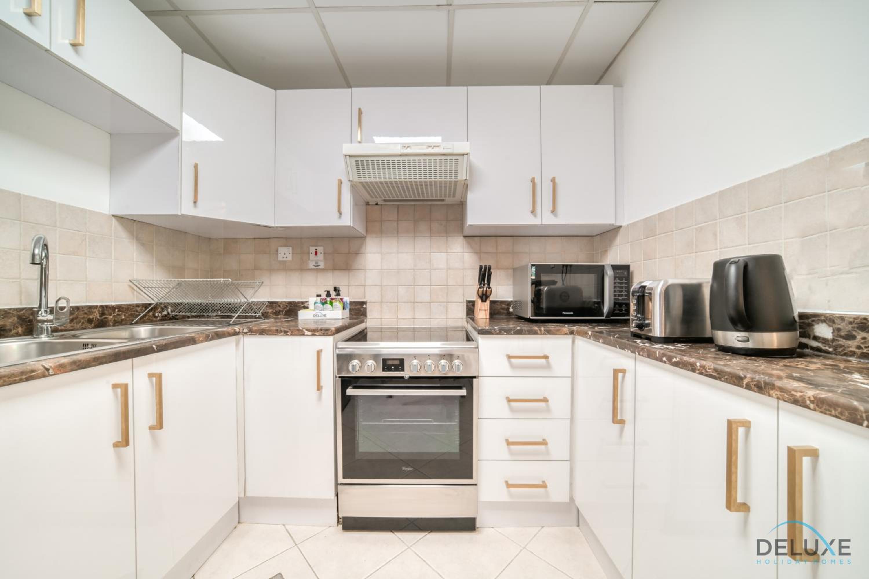 Classy 2BR at La Riviera Dubai Marina by Deluxe Holiday Homes