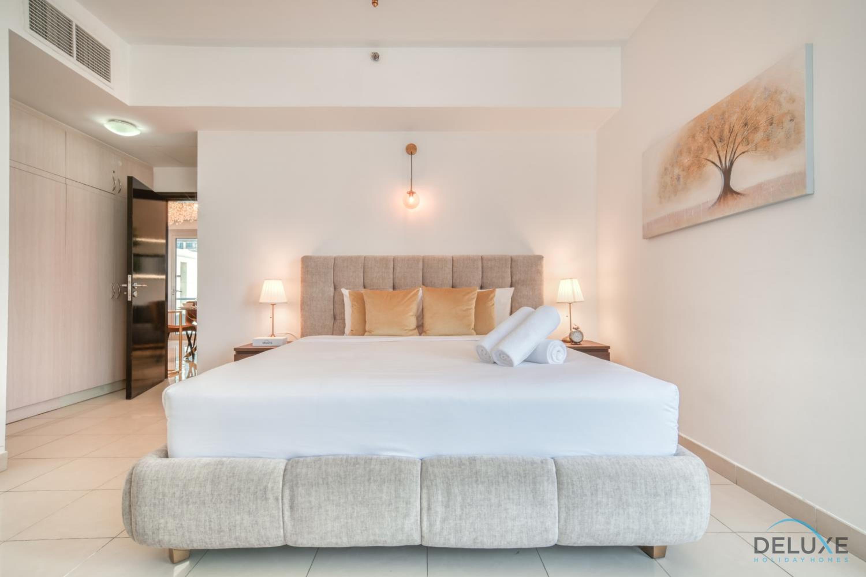 Classy 2BR at La Riviera Dubai Marina by Deluxe Holiday Homes
