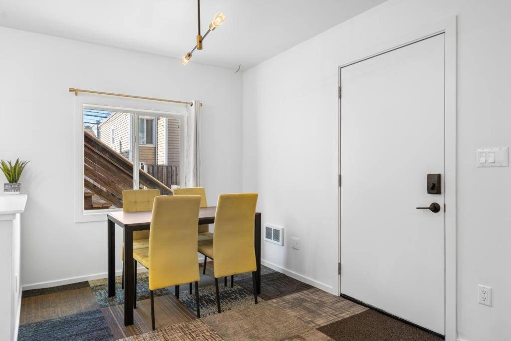 Bright Modern One BR Apartment in SFO view 3
