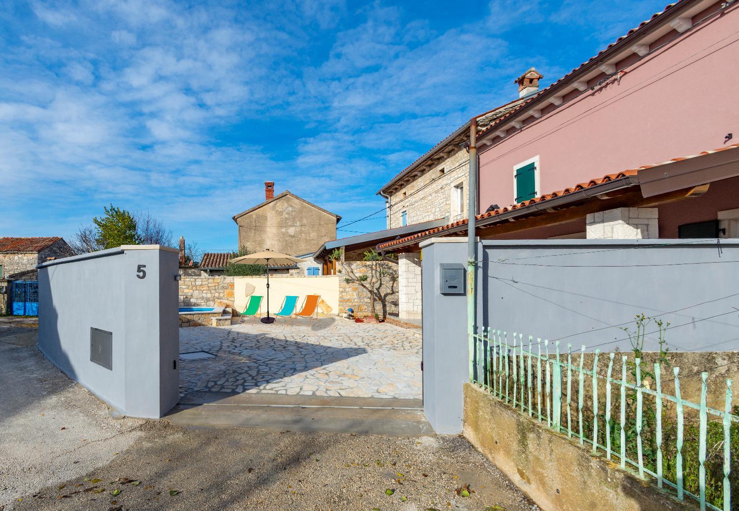 Villa Edo - with pool