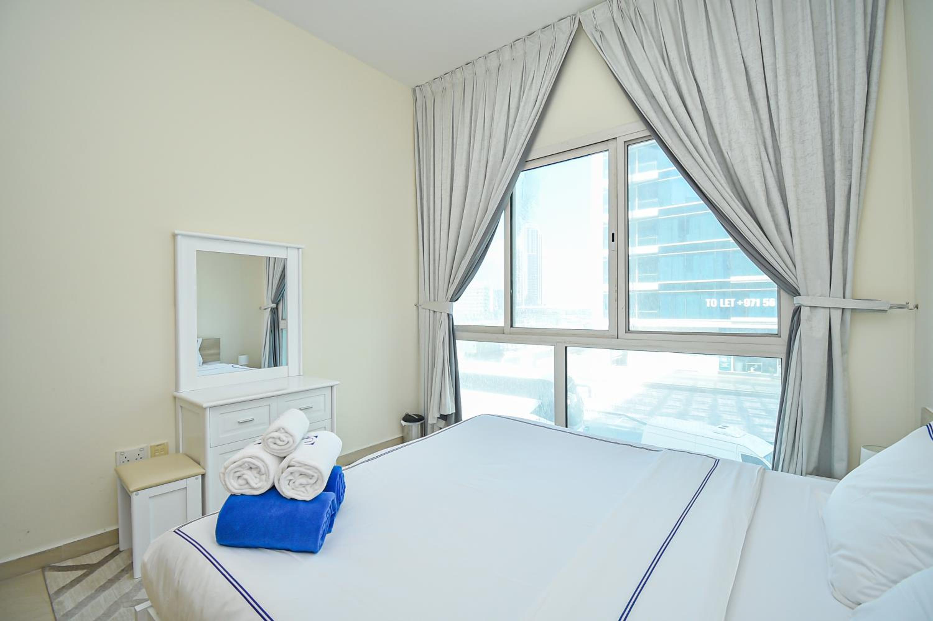 Cozy 1 Bedroom with Study room in Dubai Marina - Ideal for 3 Guests - PRK