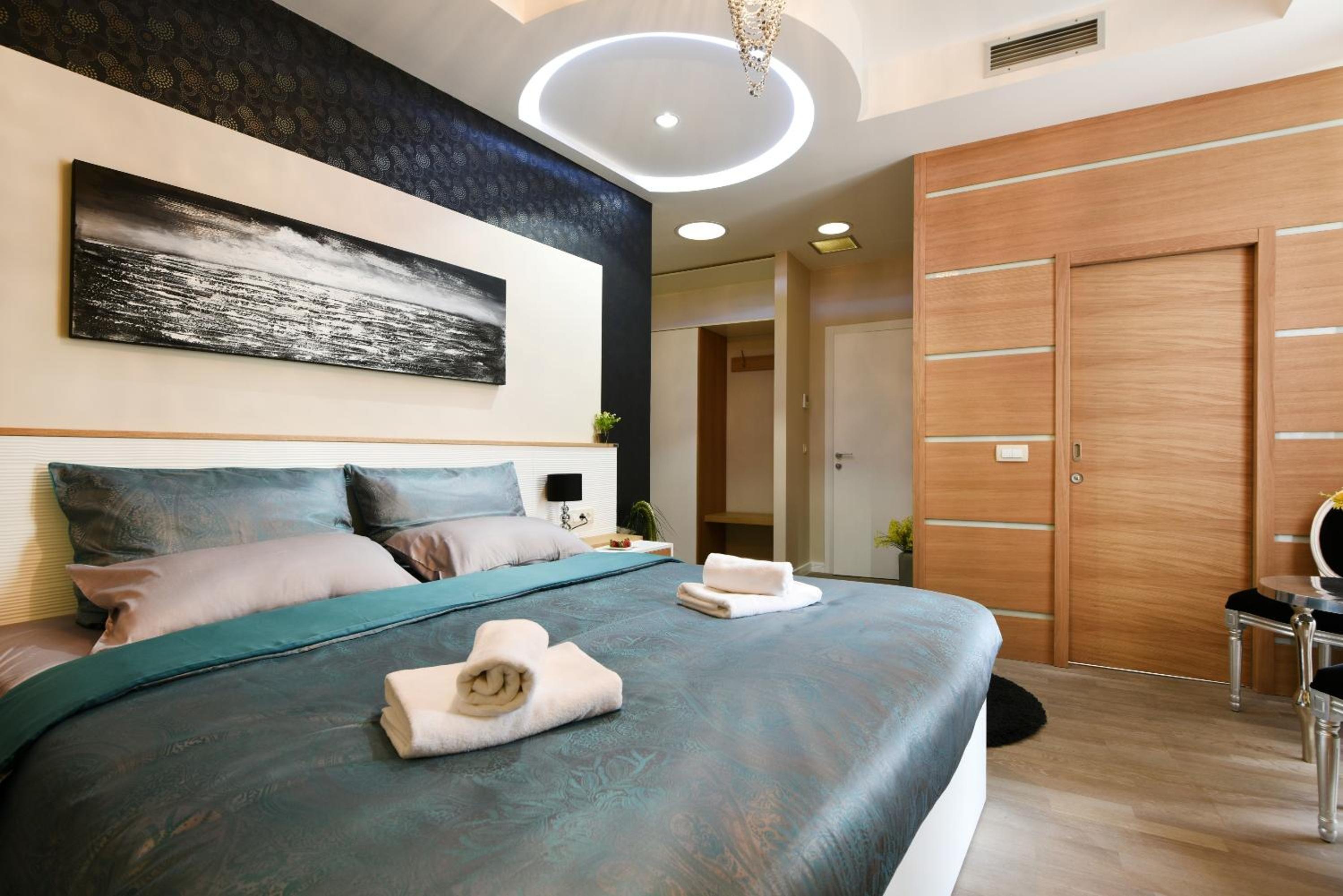 Peninsula Luxury Rooms — photo 38