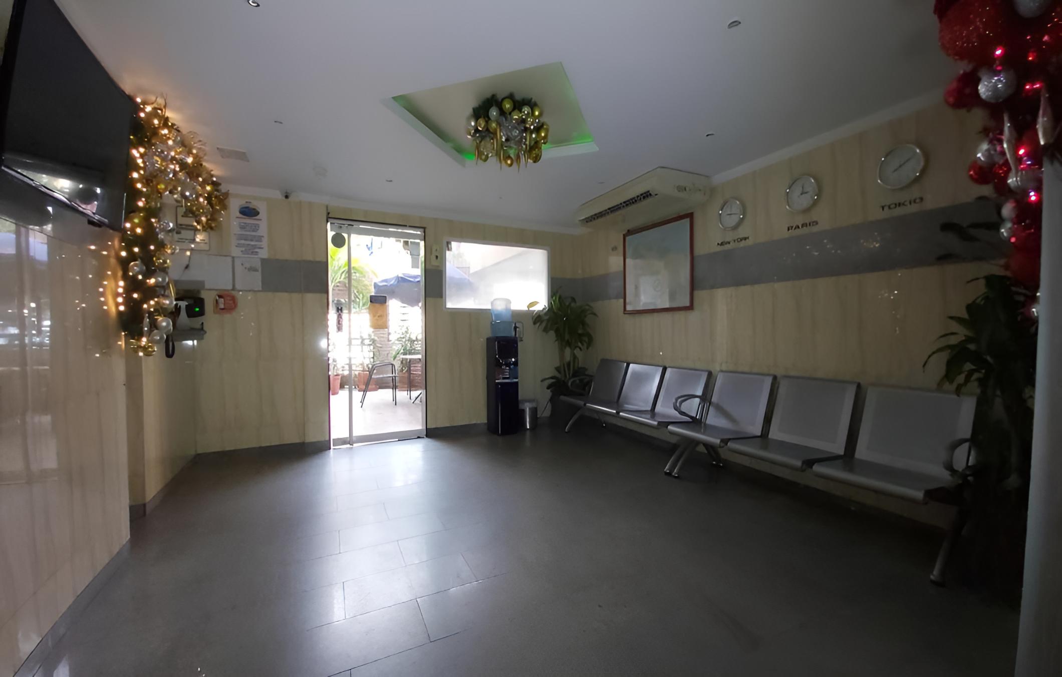 Lobby & Reception