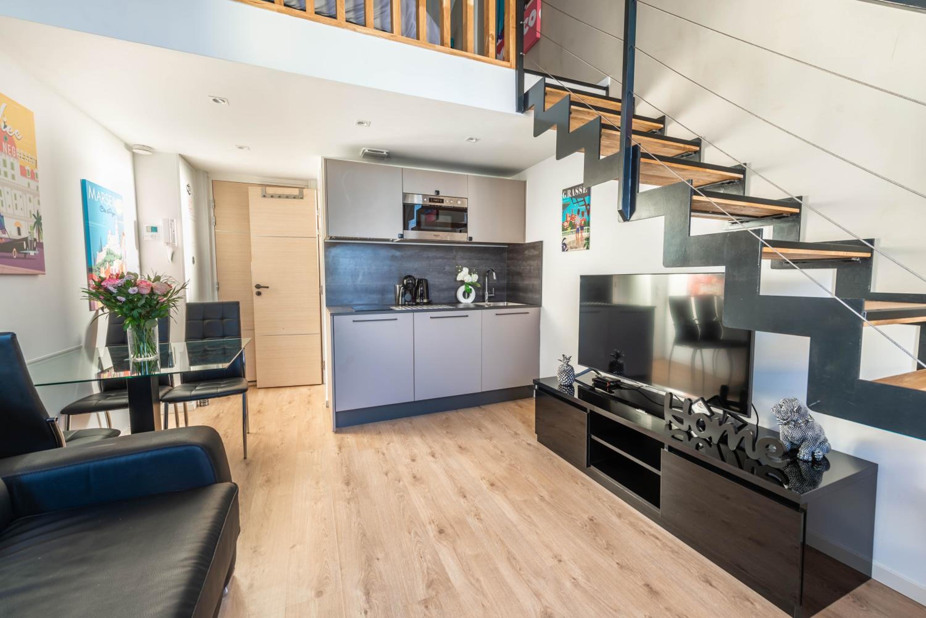 Central Lamartine Flat - Brand New photo 5