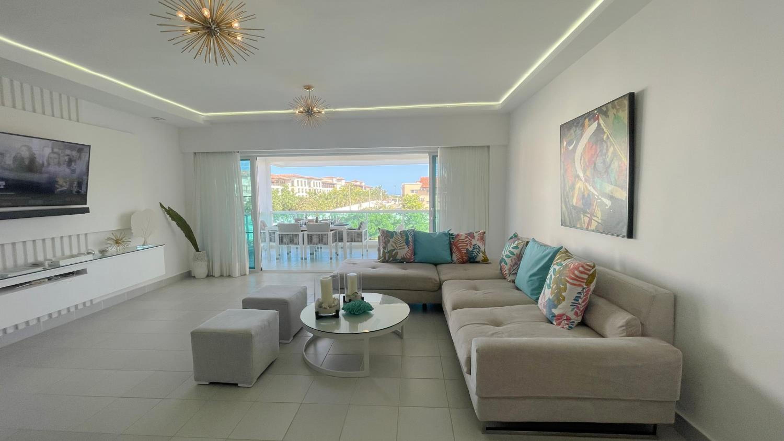 Relaxing 2 Bedroom Ocean View with Pool Close to the Beach view 2
