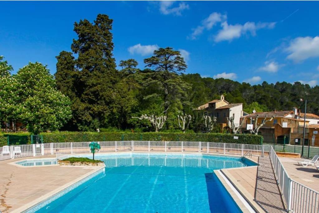 Le Domaine du Thronnet view 5