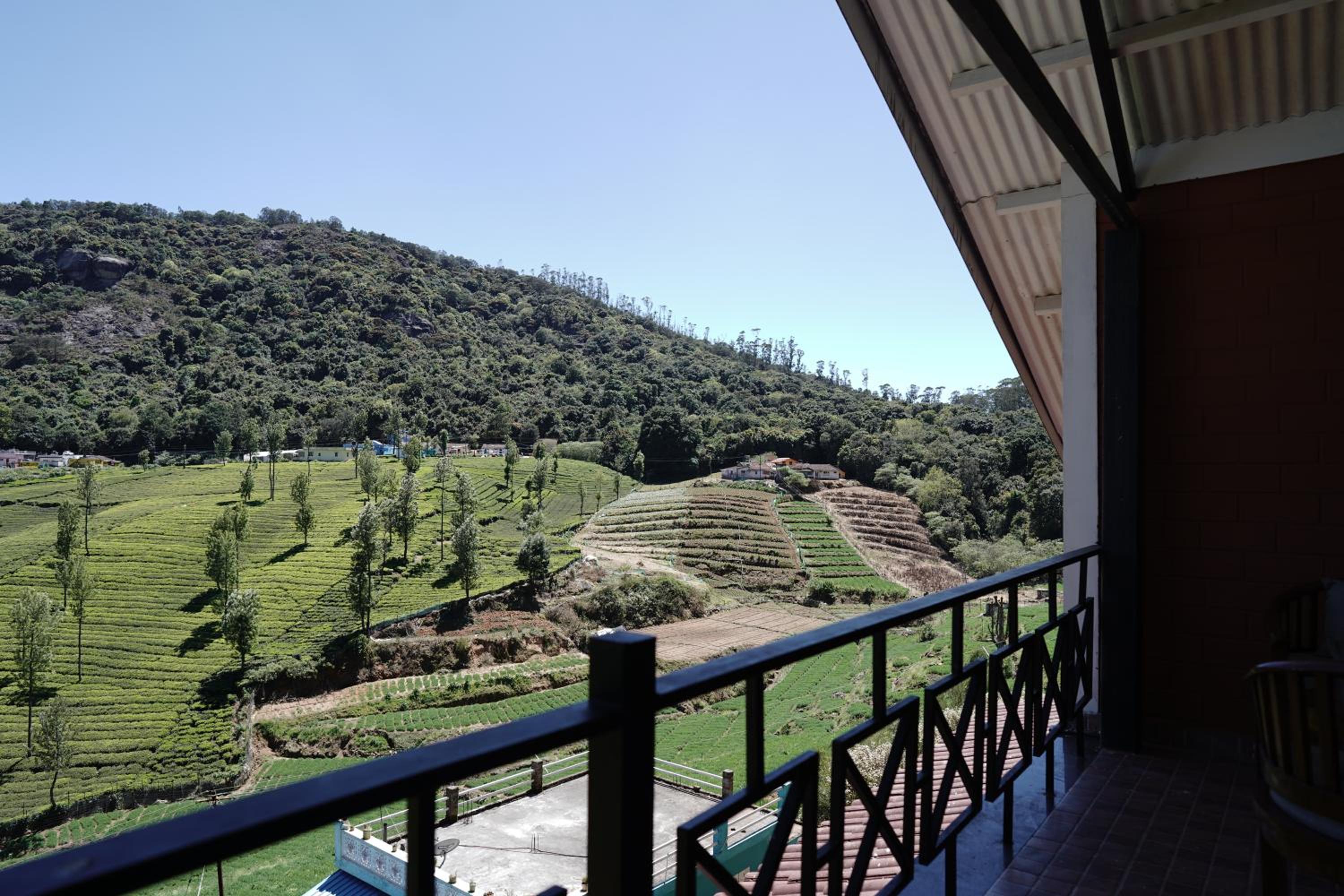 Tea Leaf Stays by Brown Tree Resorts