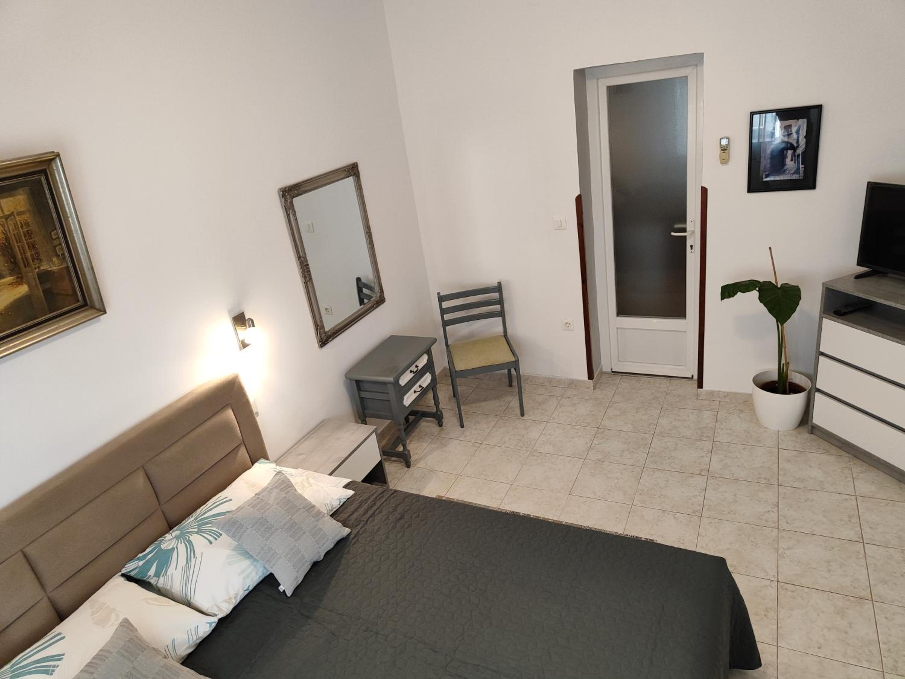 Nice Apartment Montepozzo with Private Garden view 3