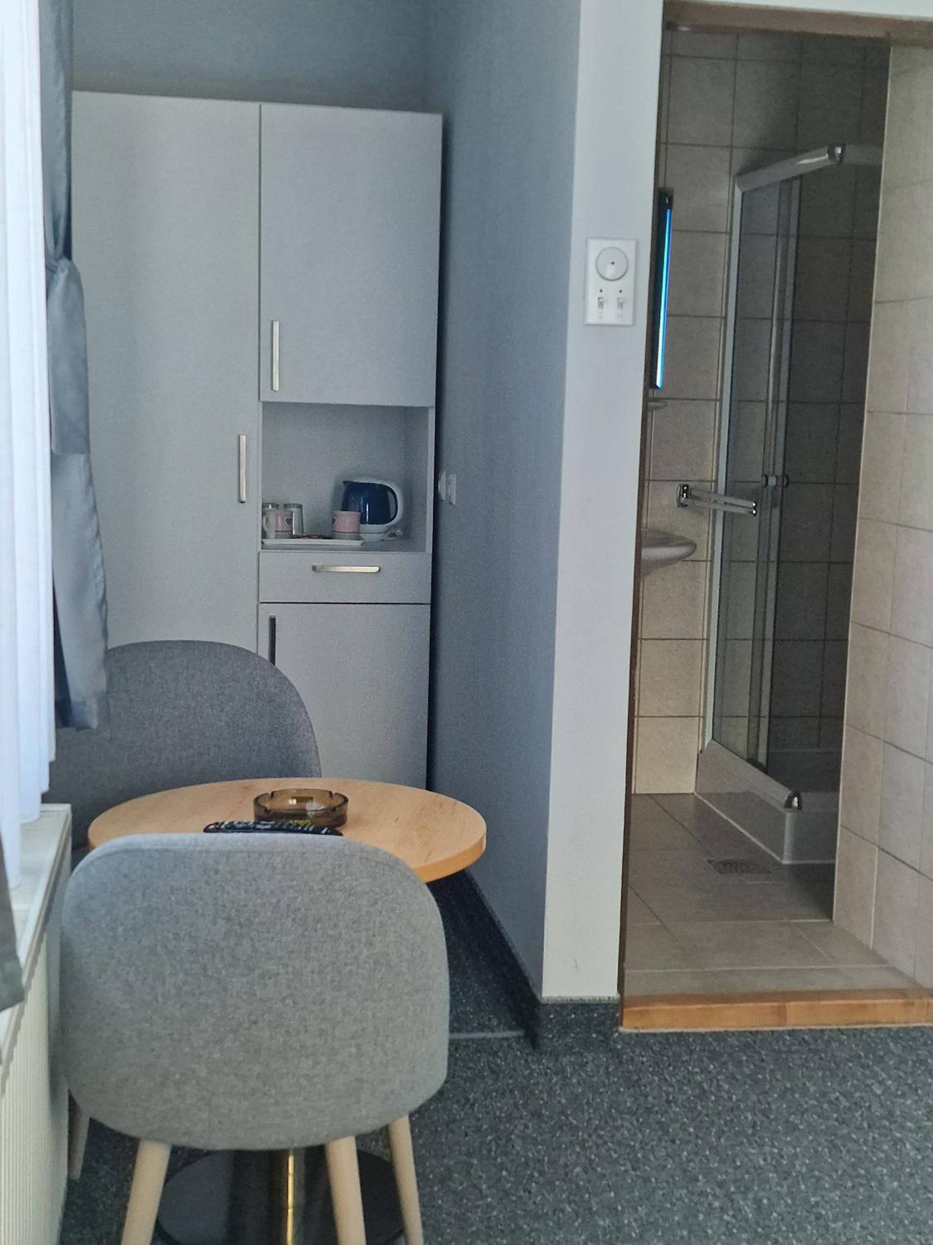Apartments and Rooms Ski
